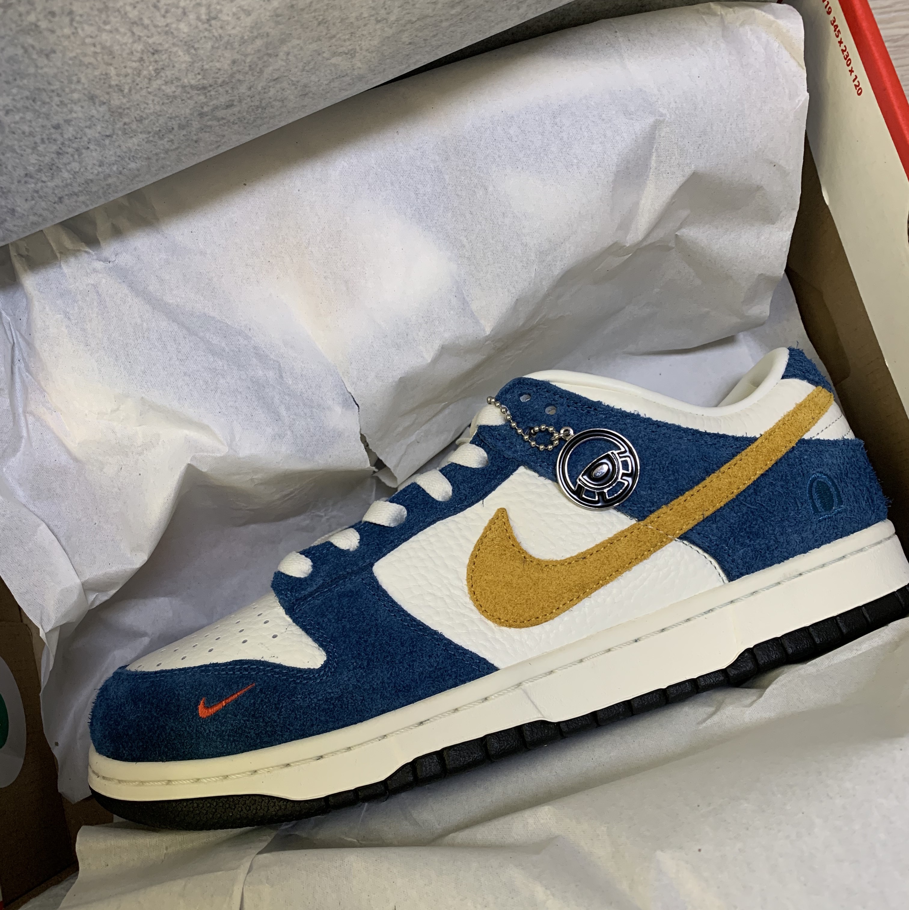 Nike x Kasina Dunk Low 80's Bus 착용 스타일