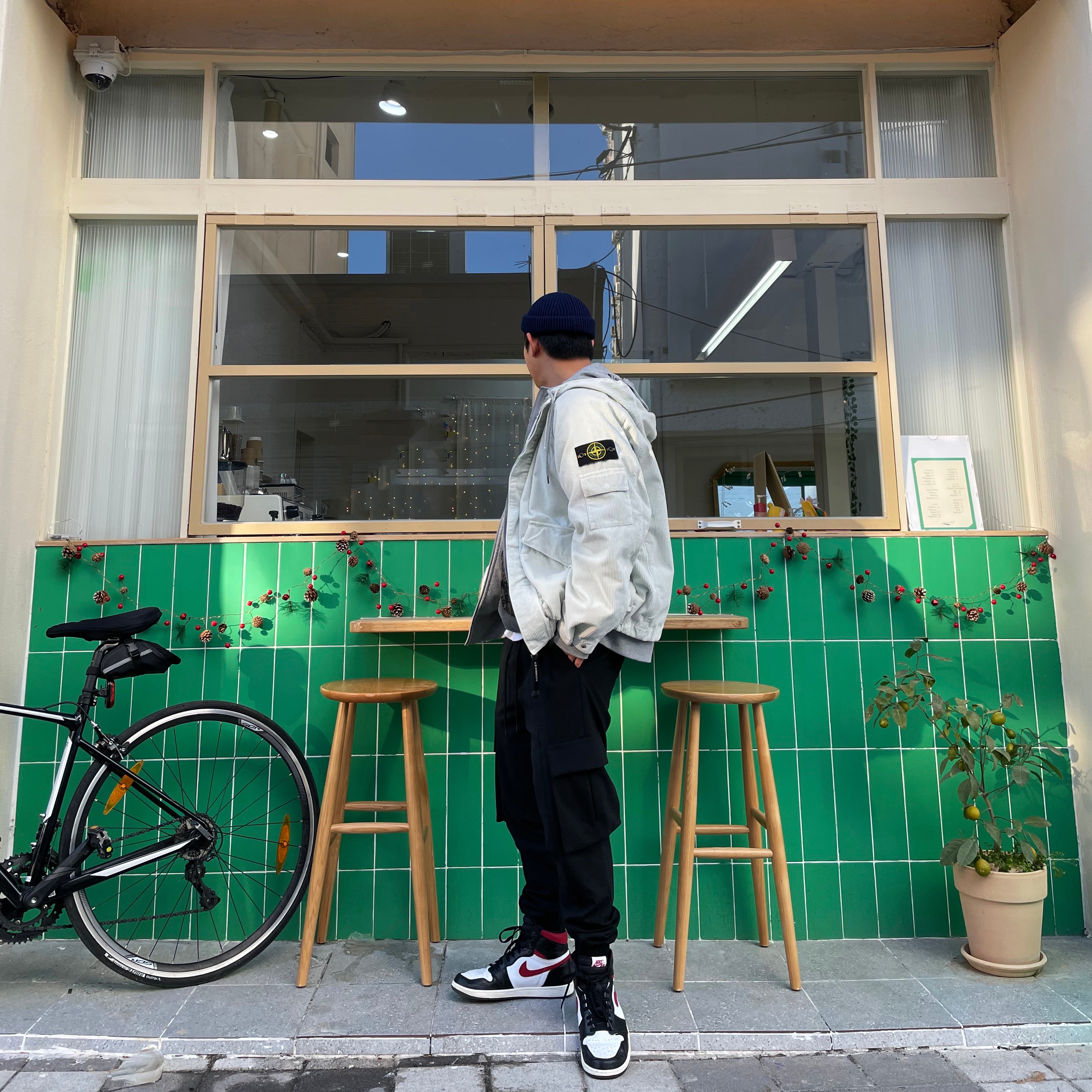 Jordan 1 Retro High OG Gym Red, Supreme x Stone Island Corduroy Jacket Stone - 20FW 착용 스타일 - 3