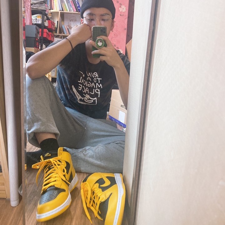 Nike Dunk High SP Varsity Maize 착용 스타일