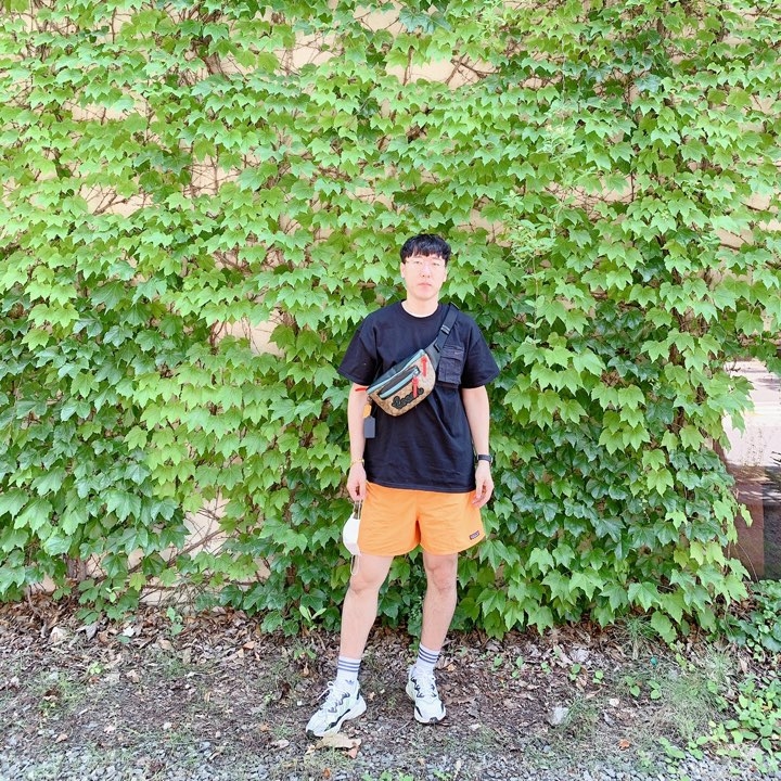 Adidas Ozweego X-Model Pack, Nike x Travis Scott NRG AG T-Shirt Black 착용 스타일