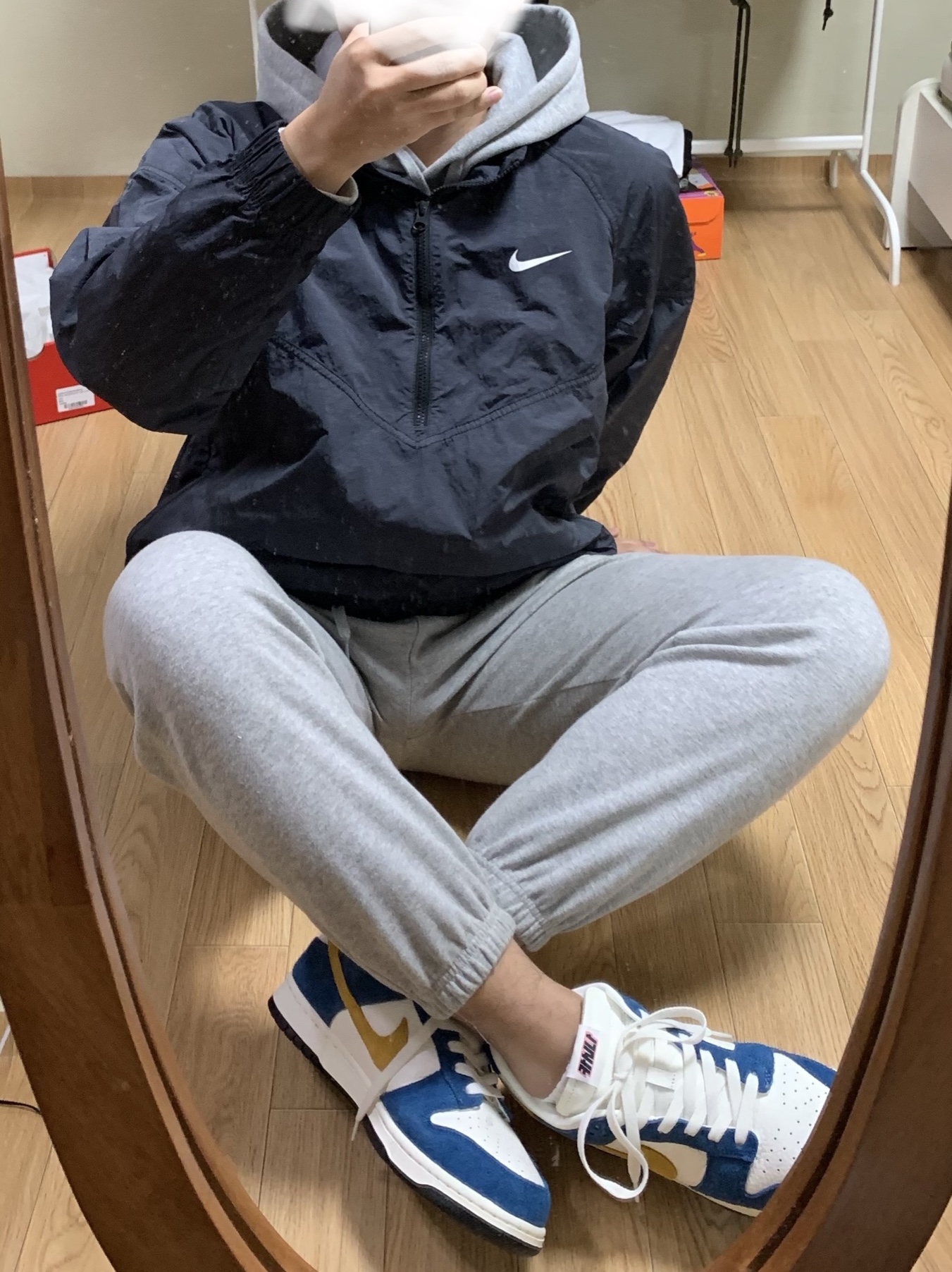 Nike x Stussy Windrunner Jacket Off Noir, Nike x Kasina Dunk Low 80's Bus 착용 스타일