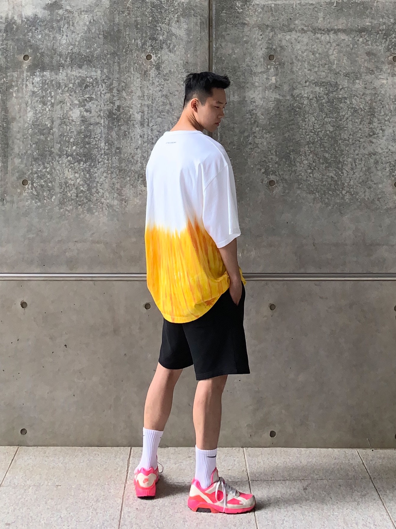 Nike x Comme des Garcons Homme Plus Air Max 180 White 착용 스타일 - 3
