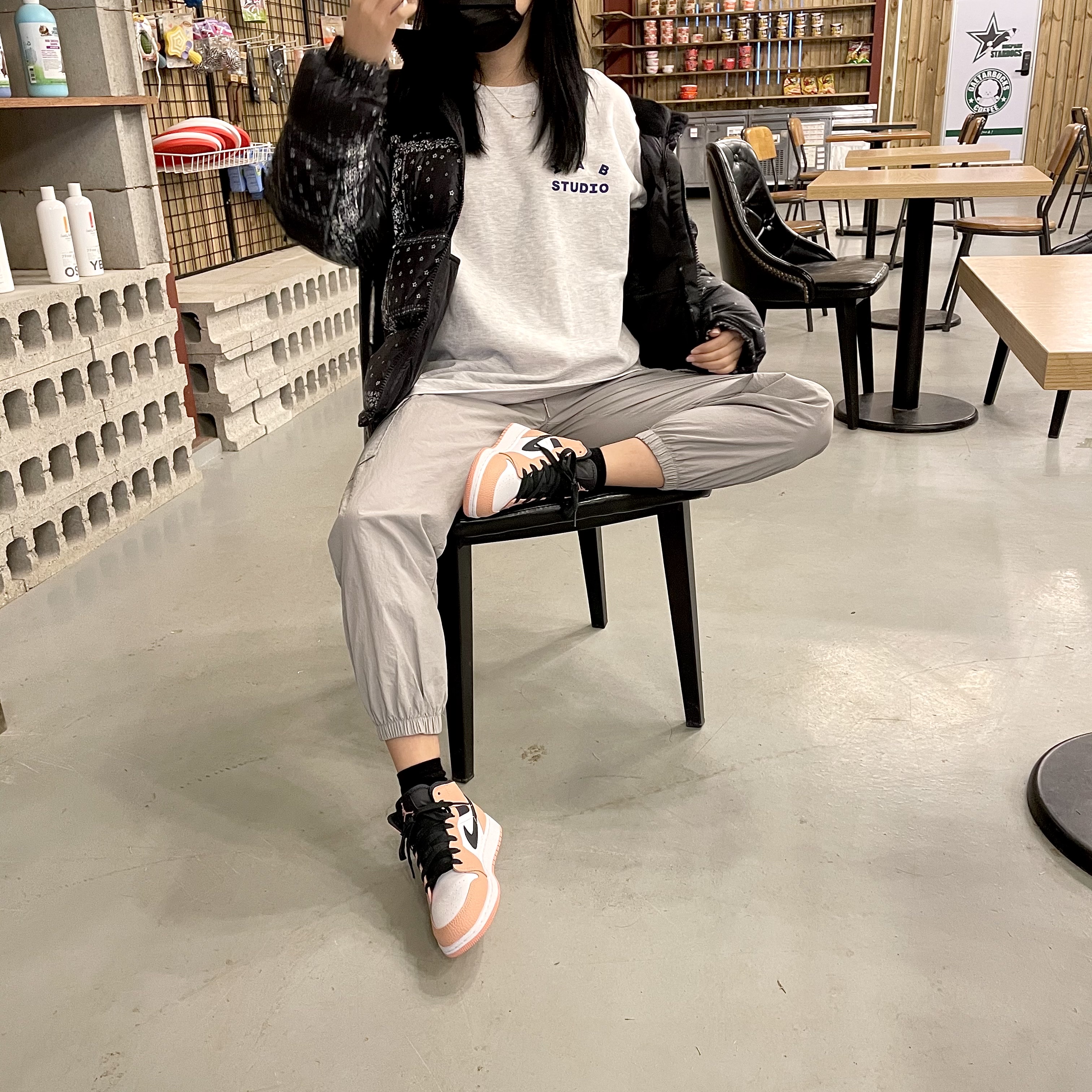 (GS) Jordan 1 Mid Pink Quartz, IAB Studio Long Sleeve Light Gray 착용 스타일
