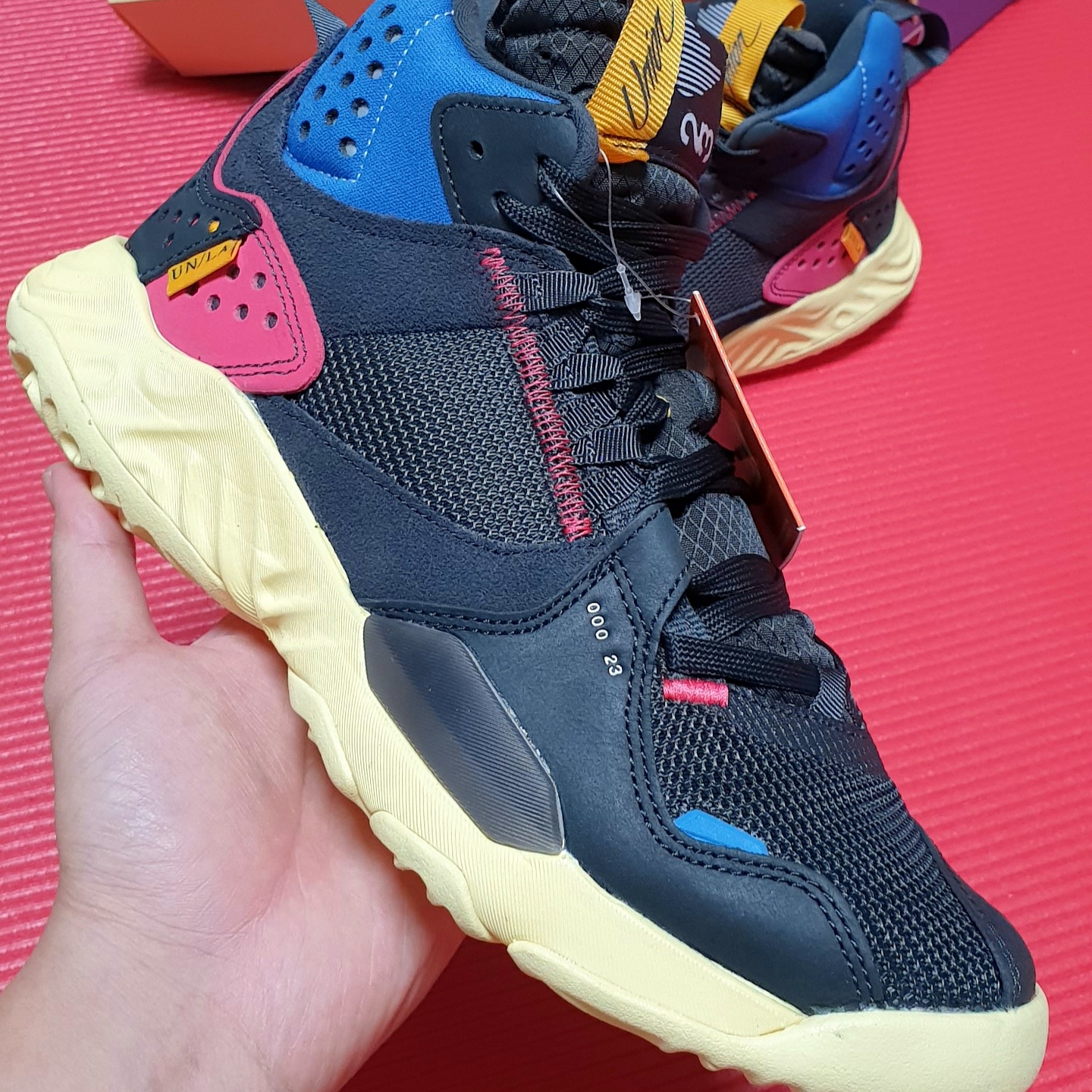 Jordan x Union Delta Mid Off Noir 착용 스타일