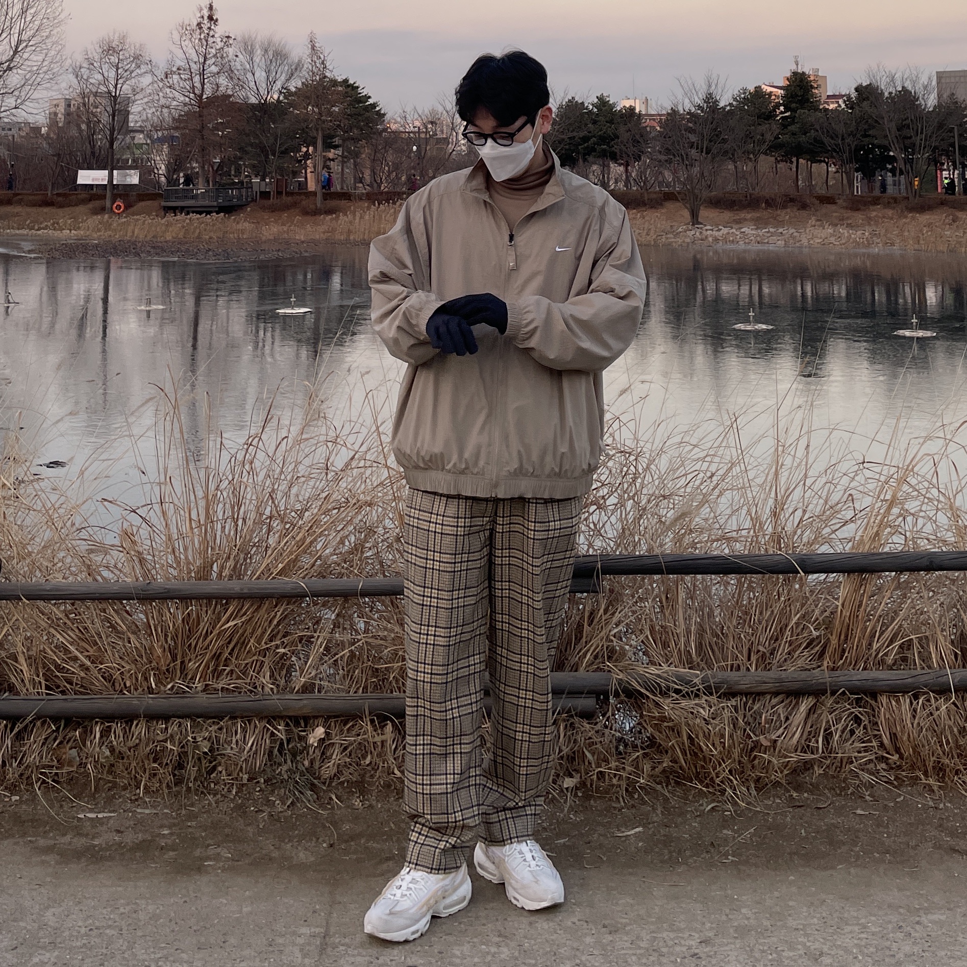 Nike x Comme des Garcons Homme Plus Air Max 95 White 착용 스타일 - 2