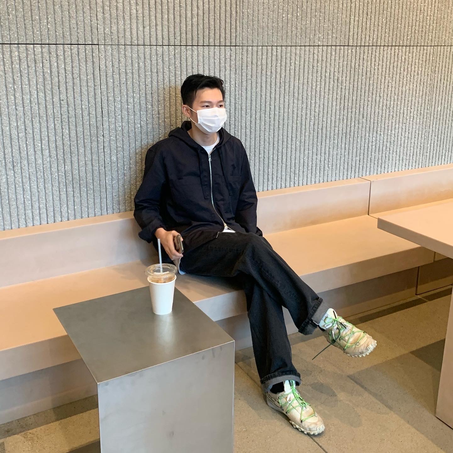 (W) Nike x Off-White Waffle Racer White 착용 스타일
