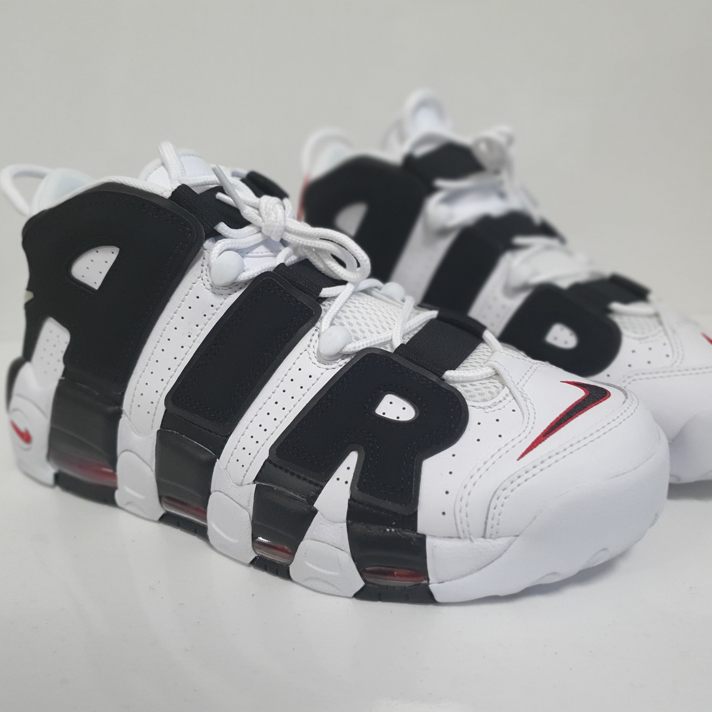 Nike Air More Uptempo Scottie Pippen 착용 스타일