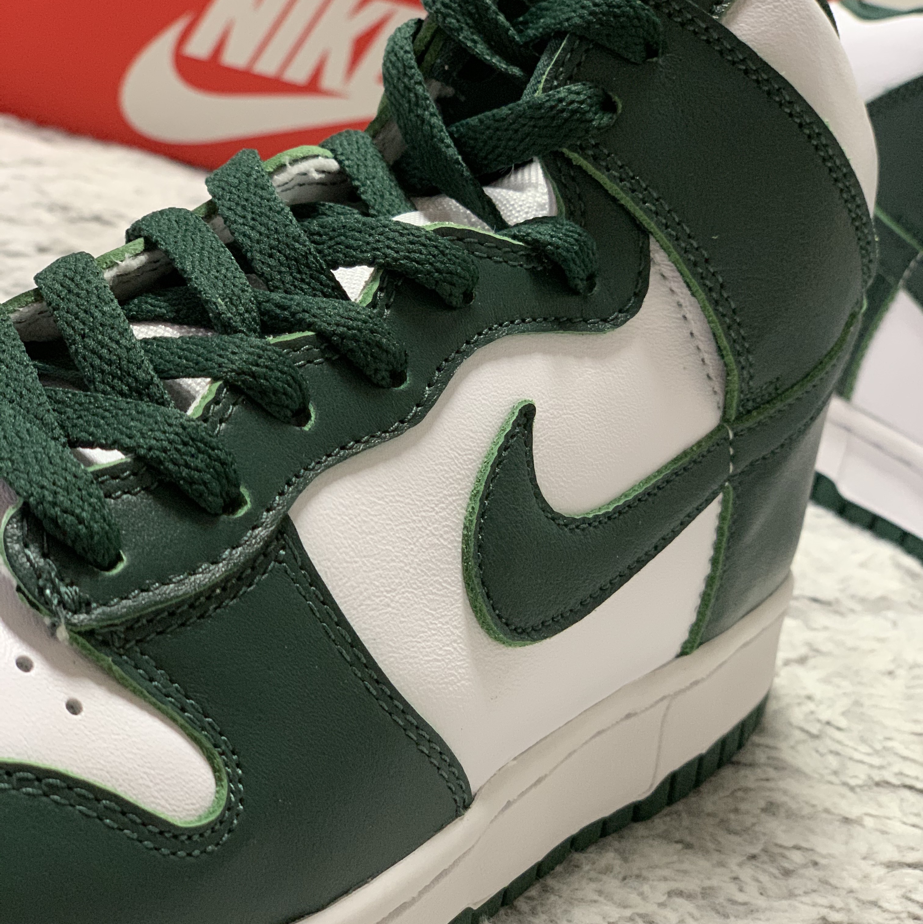 Nike Dunk High SP Spartan Green 착용 스타일 - 3