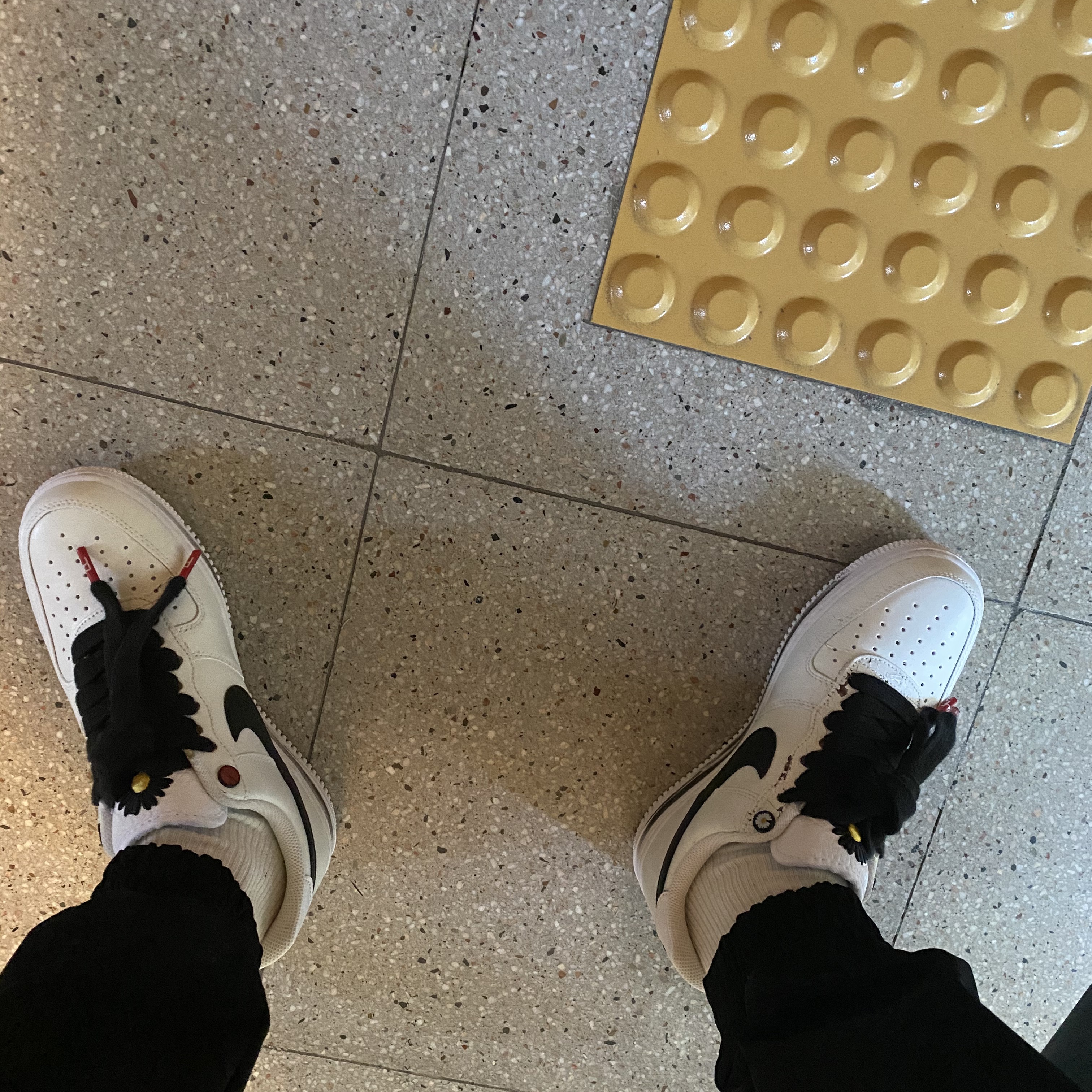 Nike x Peaceminusone Air Force 1 Low Para-Noise 2.0 착용 스타일