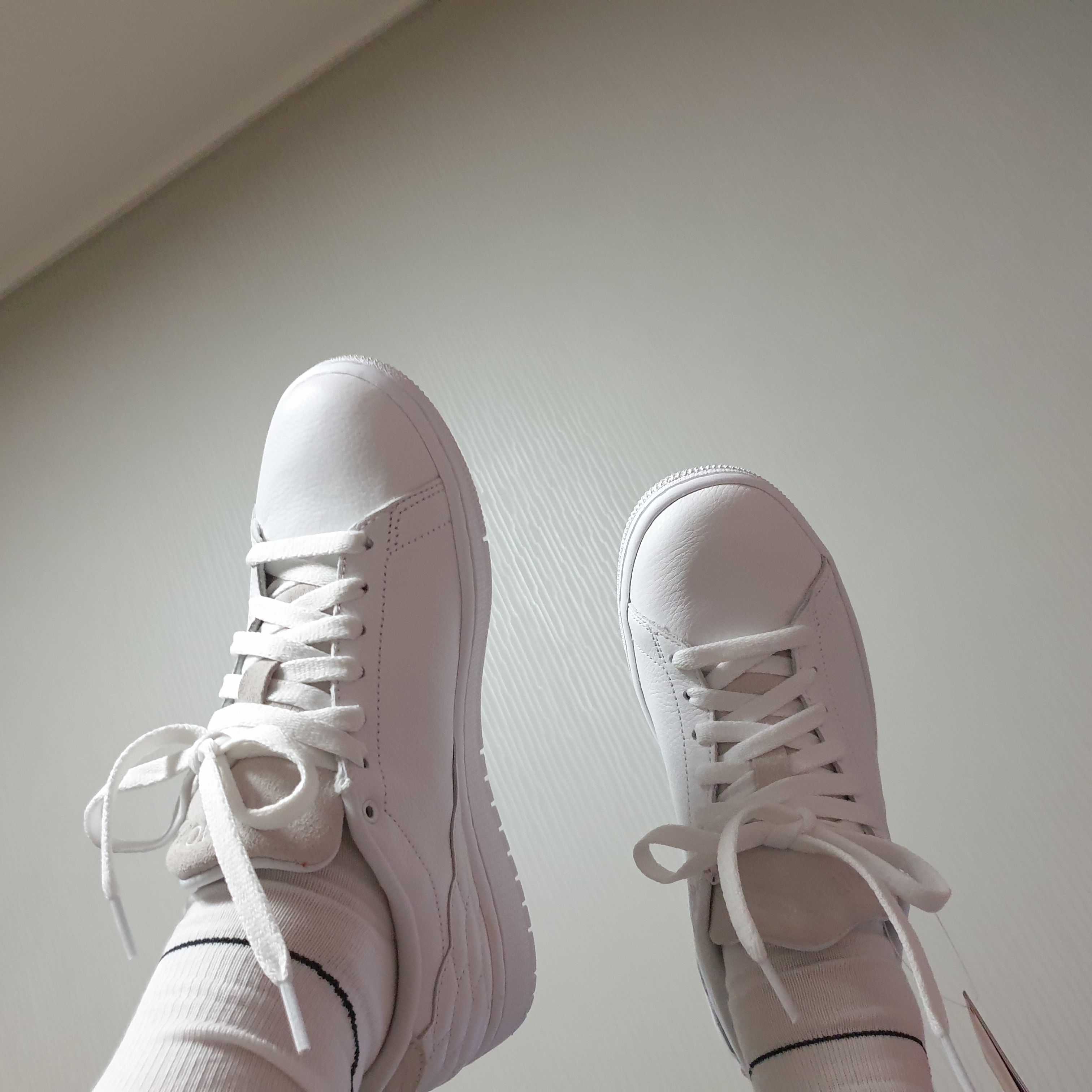 Jordan 1 Centre Court White On White 착용 스타일 - 4