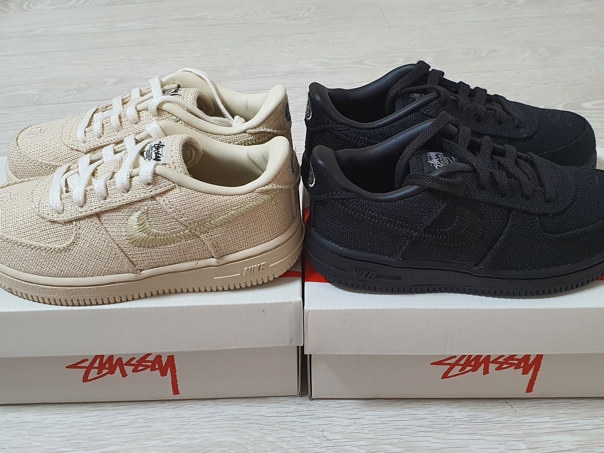 (TD) Nike x Stussy Air Force 1 Low Fossil, (TD) Nike x Stussy Air Force 1 Low Triple Black 착용 스타일 - 2