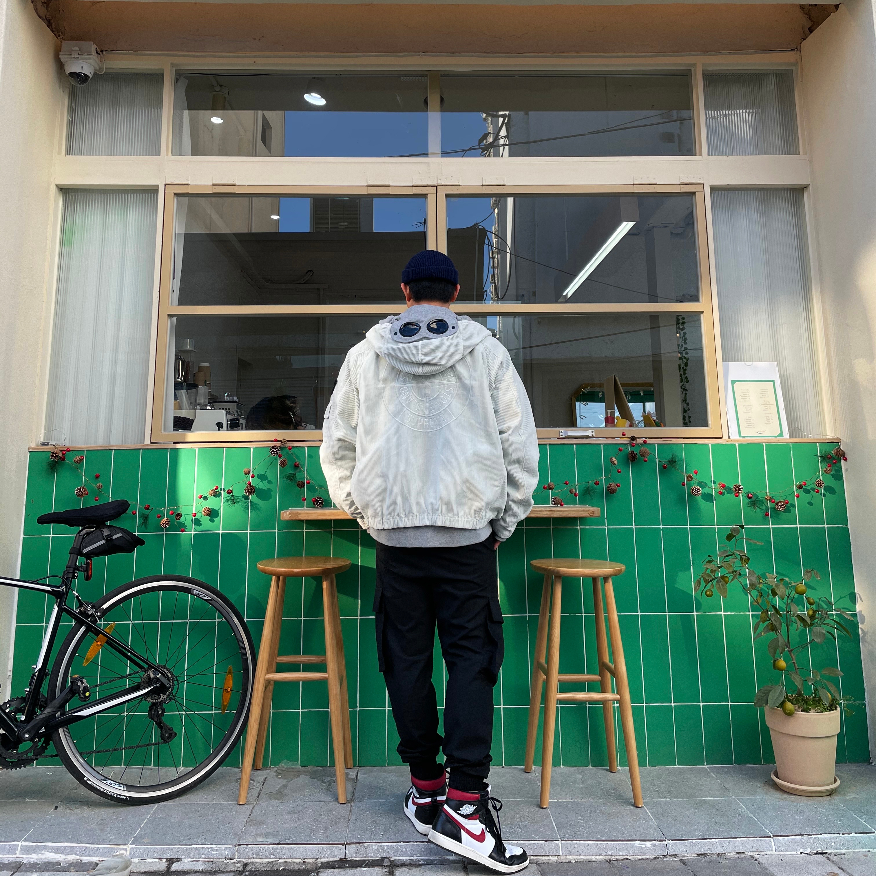 Jordan 1 Retro High OG Gym Red, Supreme x Stone Island Corduroy Jacket Stone - 20FW 착용 스타일 - 2