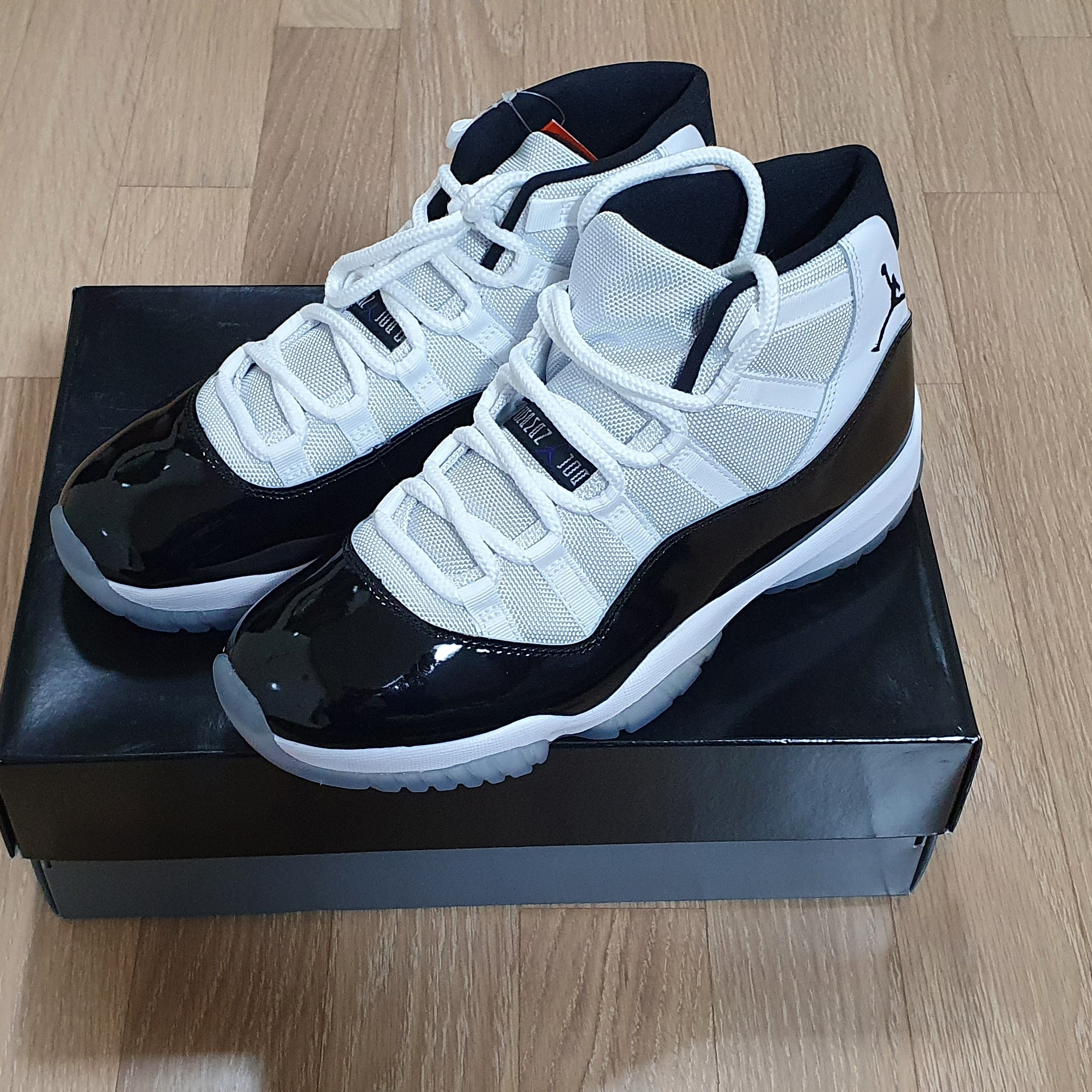 Jordan 11 Retro Concord 2018 착용 스타일 - 1