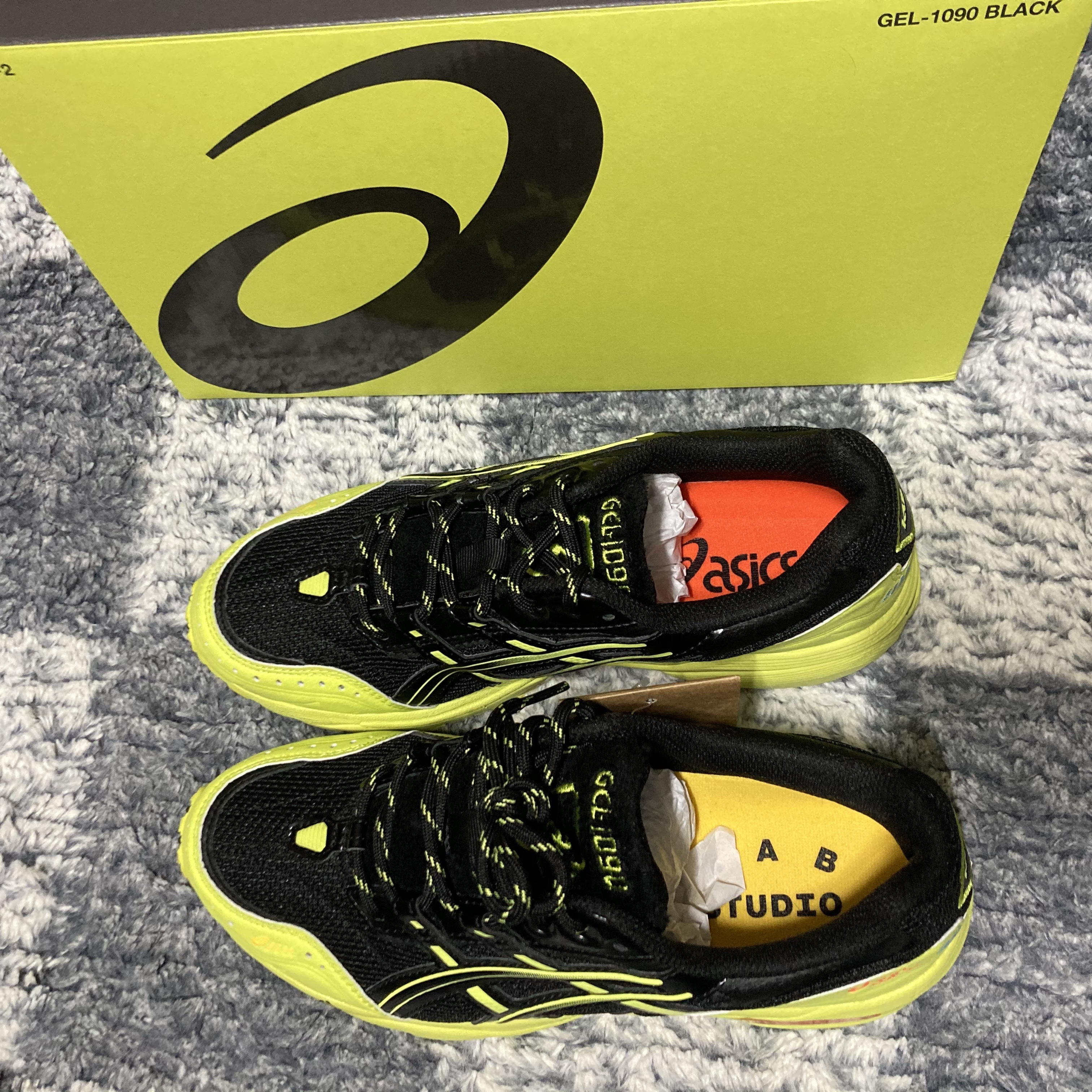 Asics x IAB Studio Gel-1090 Black 착용 스타일 - 1