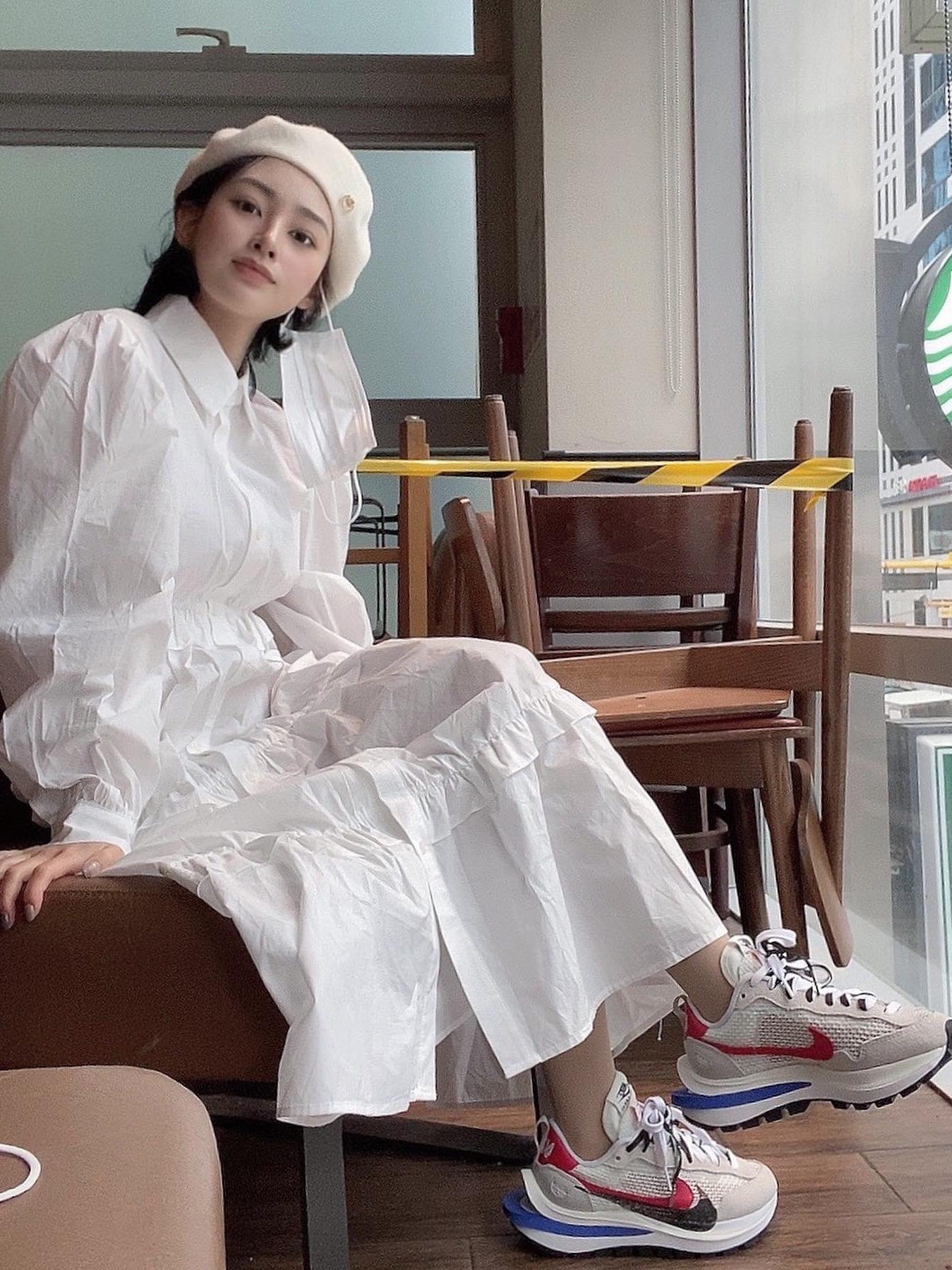 Nike x Sacai VaporWaffle Royal Fuchsia 착용 스타일 - 2