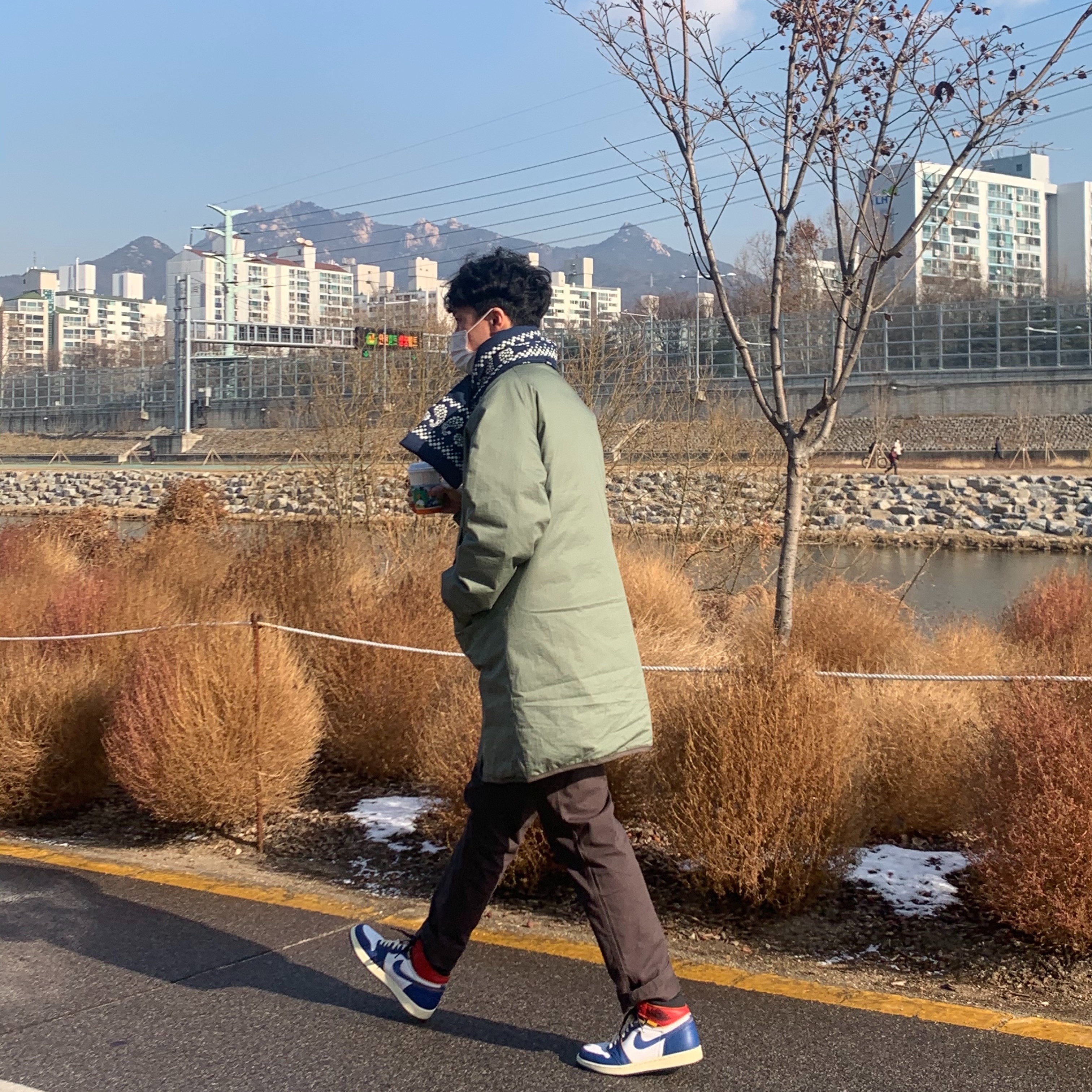 Jordan 1 x Union Retro High Blue Toe 착용 스타일 - 2
