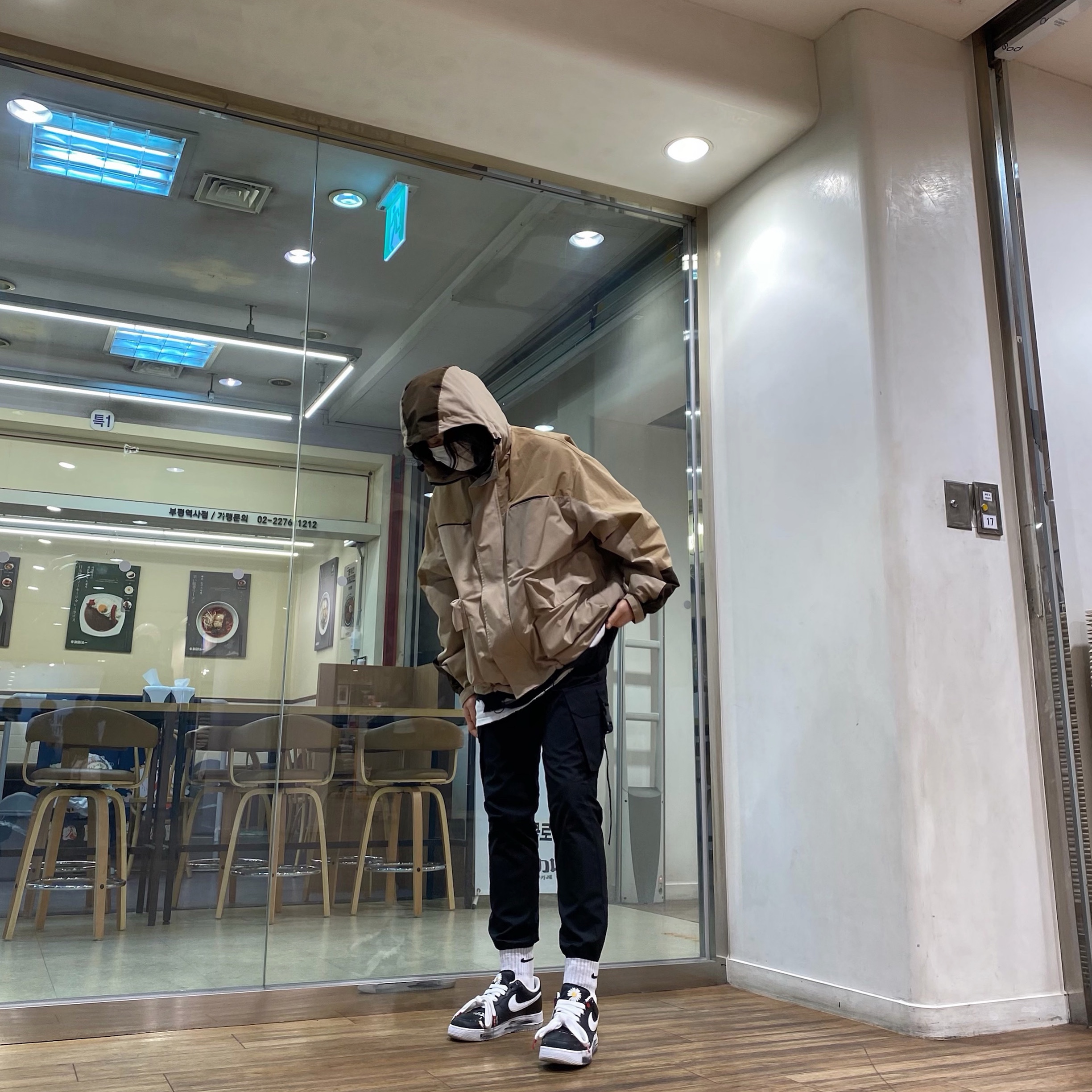 Nike x Peaceminusone Air Force 1 Low Para-Noise 착용 스타일