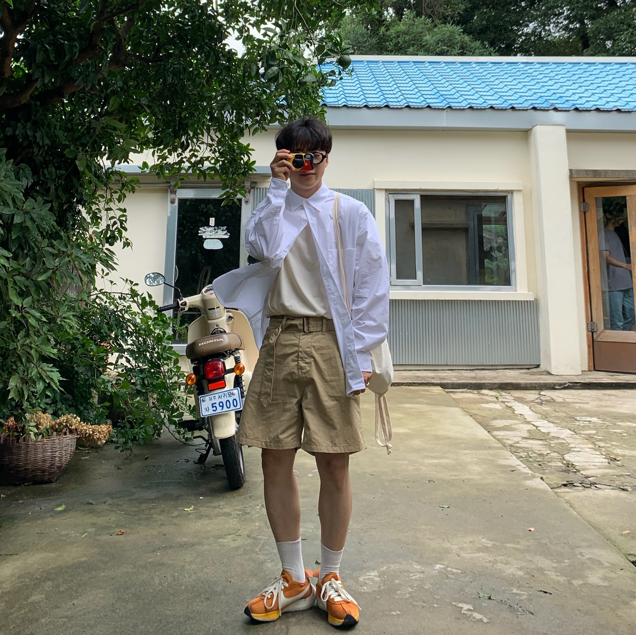 Nike Moon Racer Monarch 착용 스타일