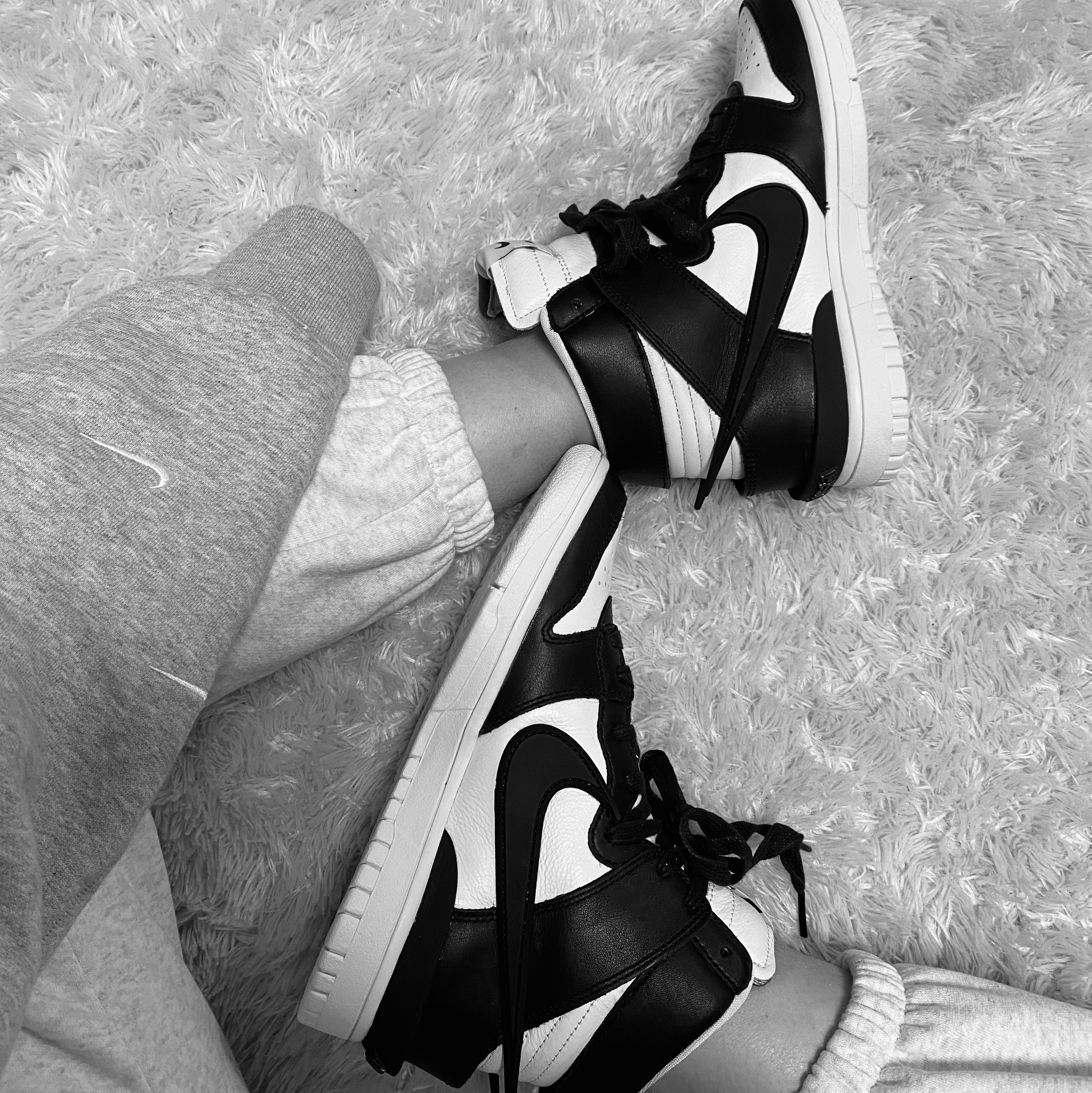 Nike x Ambush Dunk High Black 착용 스타일 - 2