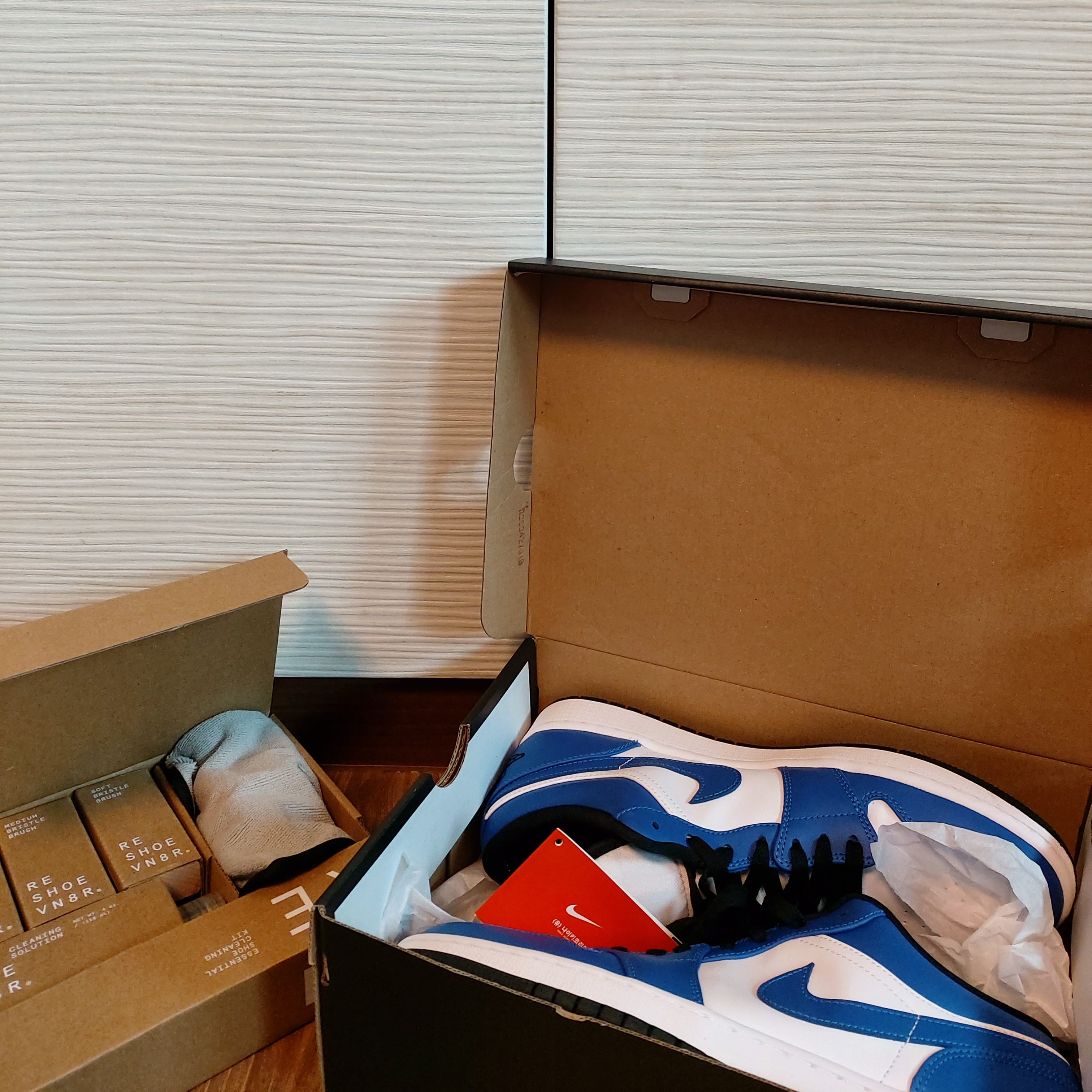 Jordan 1 Low Hyper Royal 착용 스타일