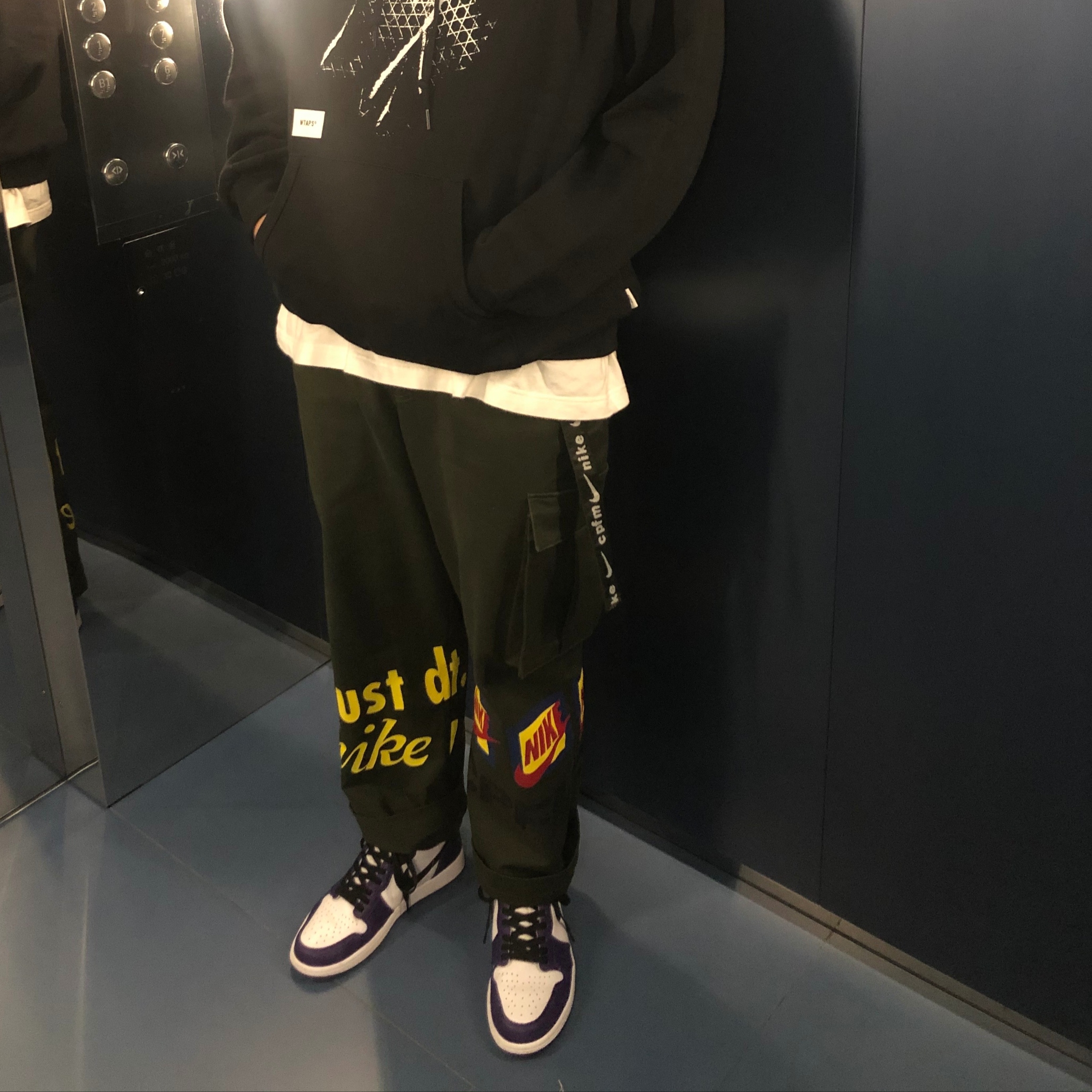 Jordan 1 Retro High OG Court Purple 2020, Nike x Cactus Plant Flea Market Track Pants Olive 착용 스타일