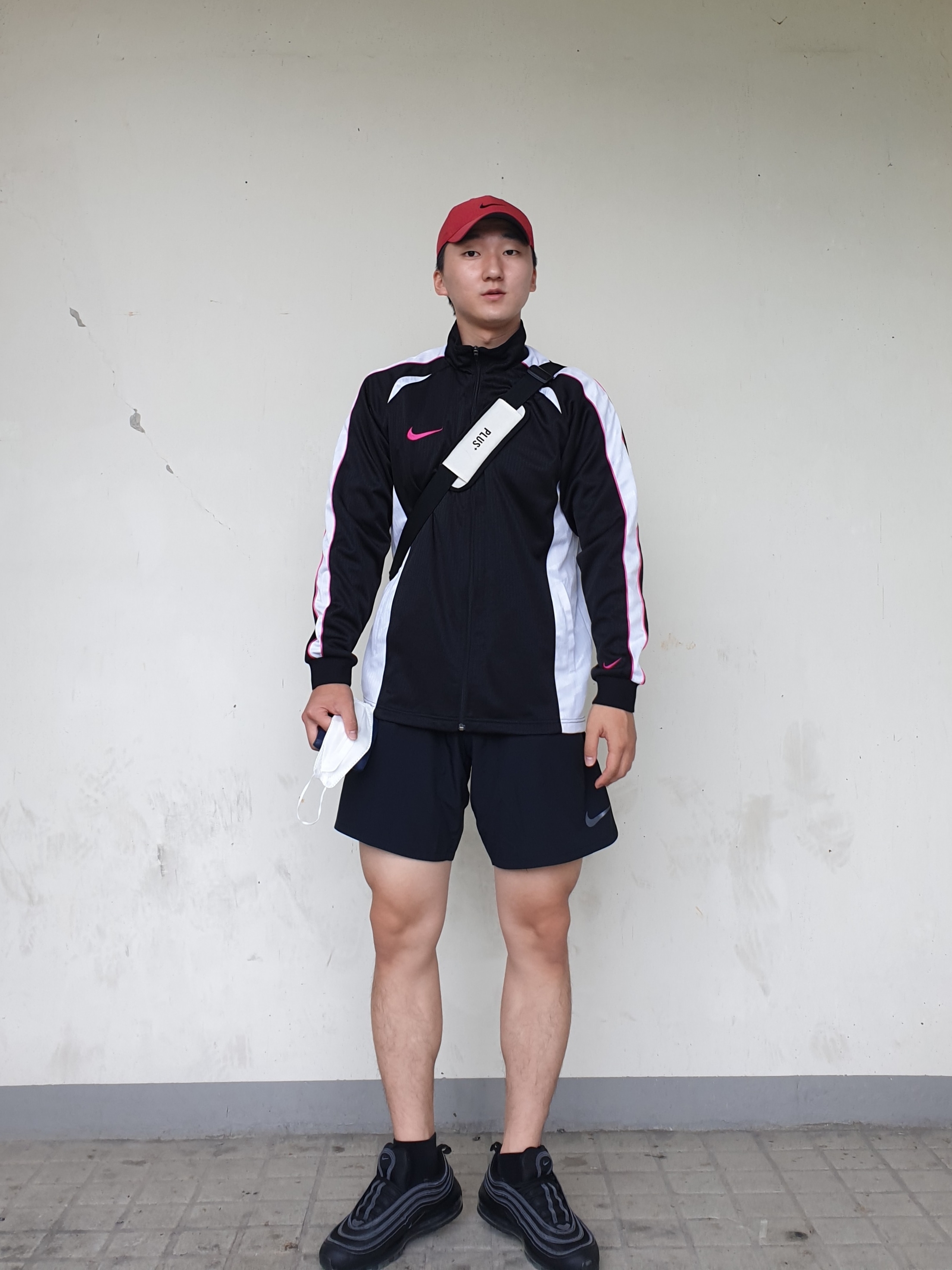 Nike Air Max 97 Triple Black 착용 스타일