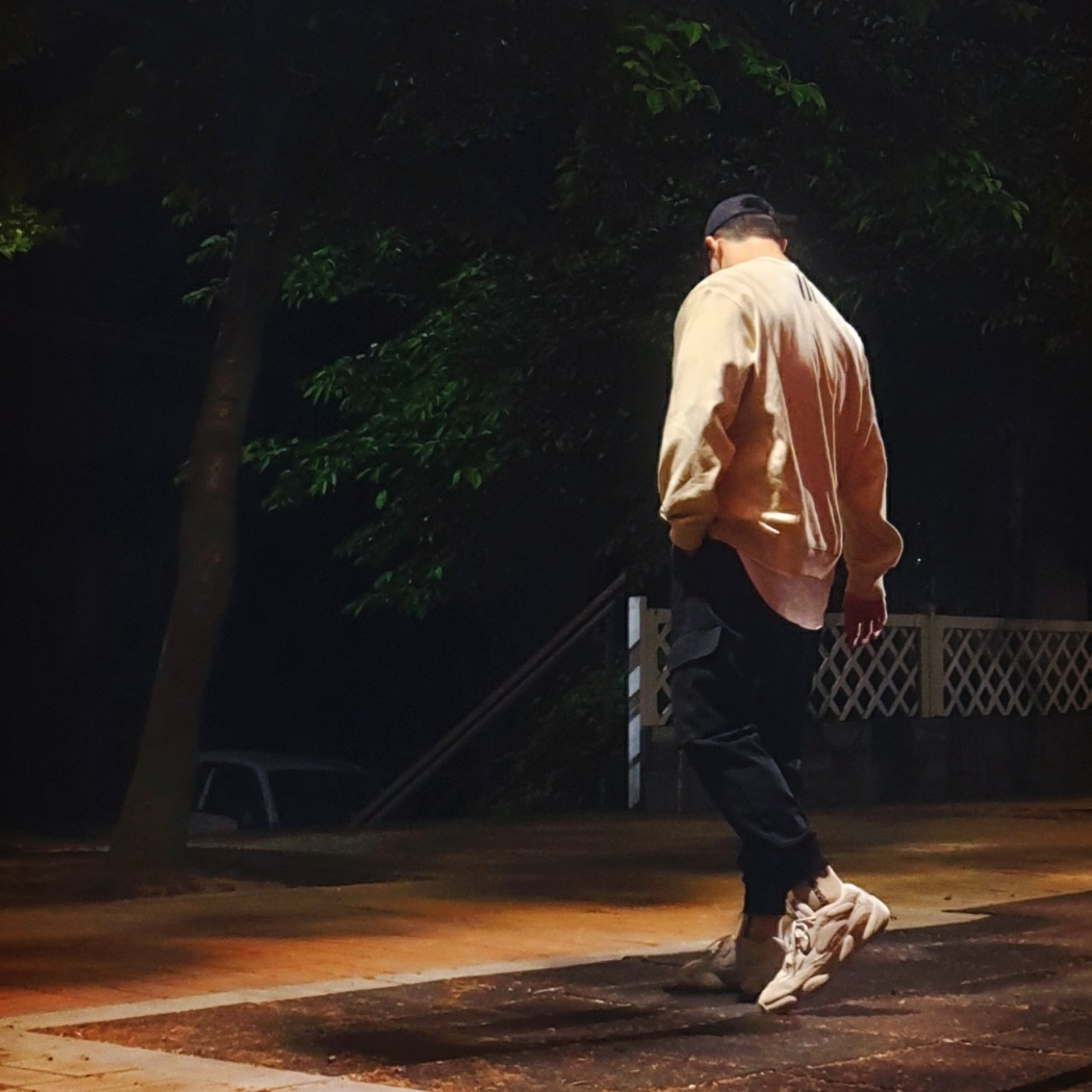 Adidas Yeezy 500 Blush 2018 착용 스타일 - 2