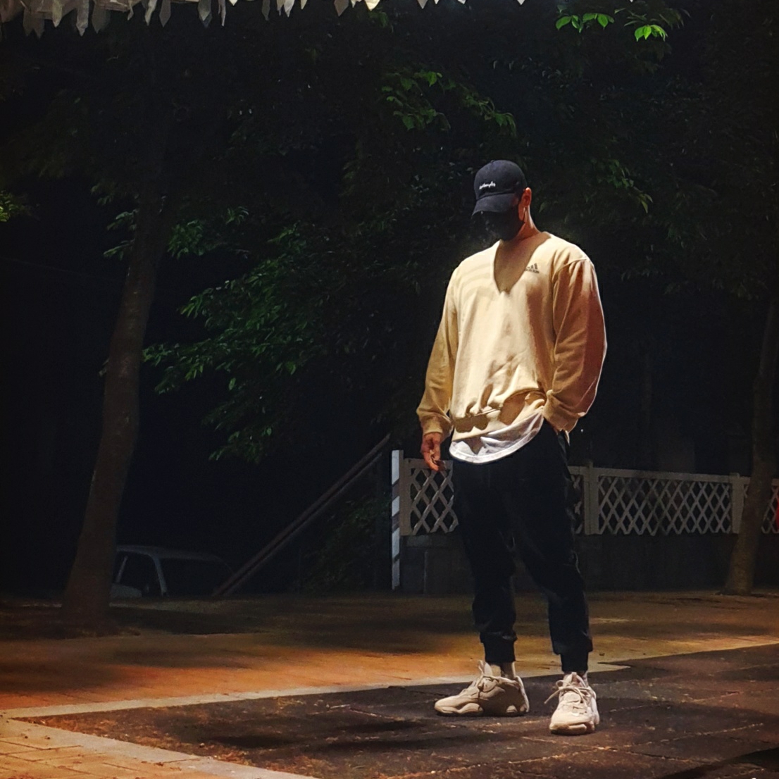 Adidas Yeezy 500 Blush 2018 착용 스타일 - 1