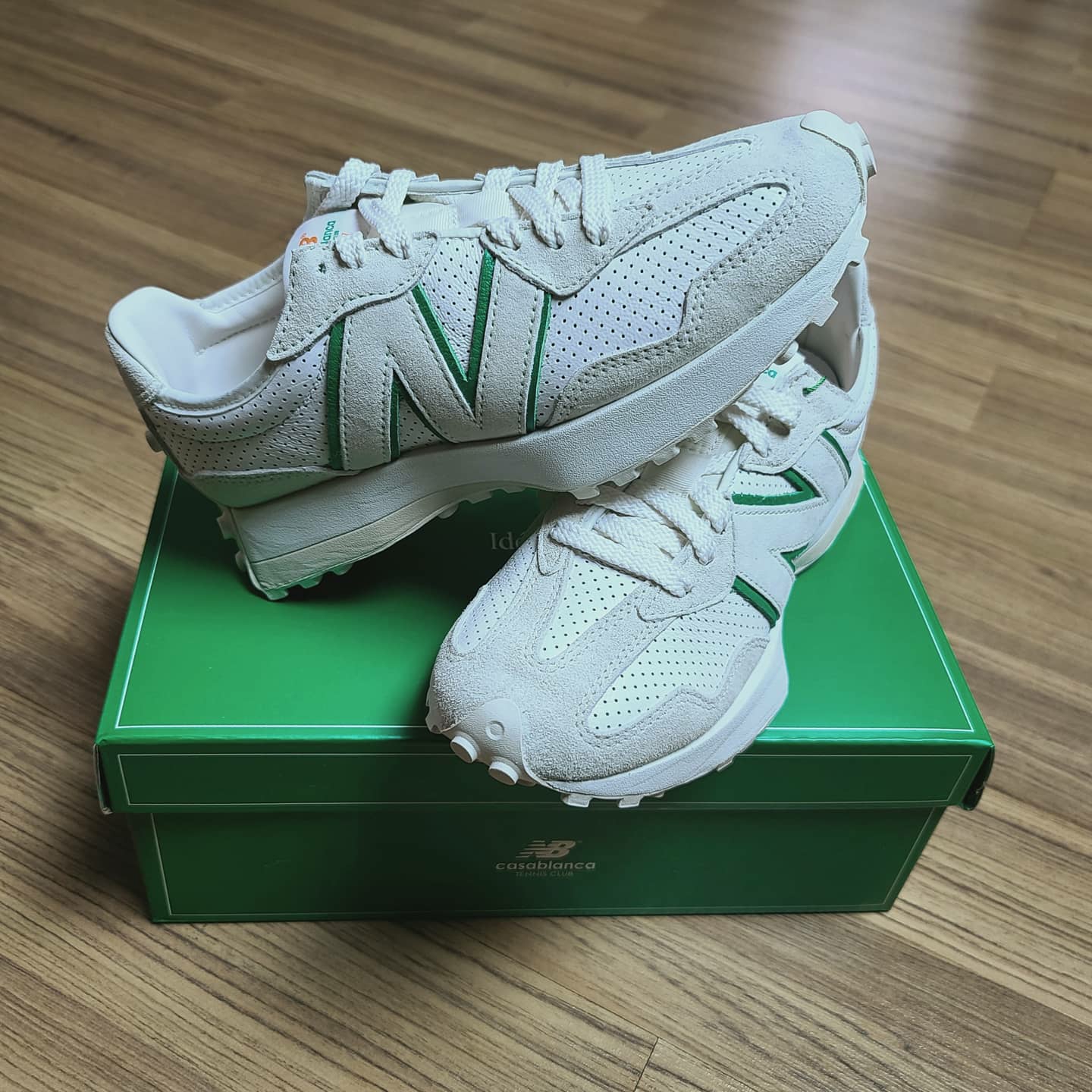 New Balance x Casablanca 327 Idealist Off White Green 착용 스타일