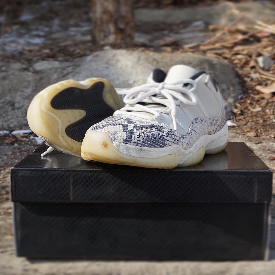 Jordan 11 Retro Low Snake Light Bone 착용 스타일 - 1