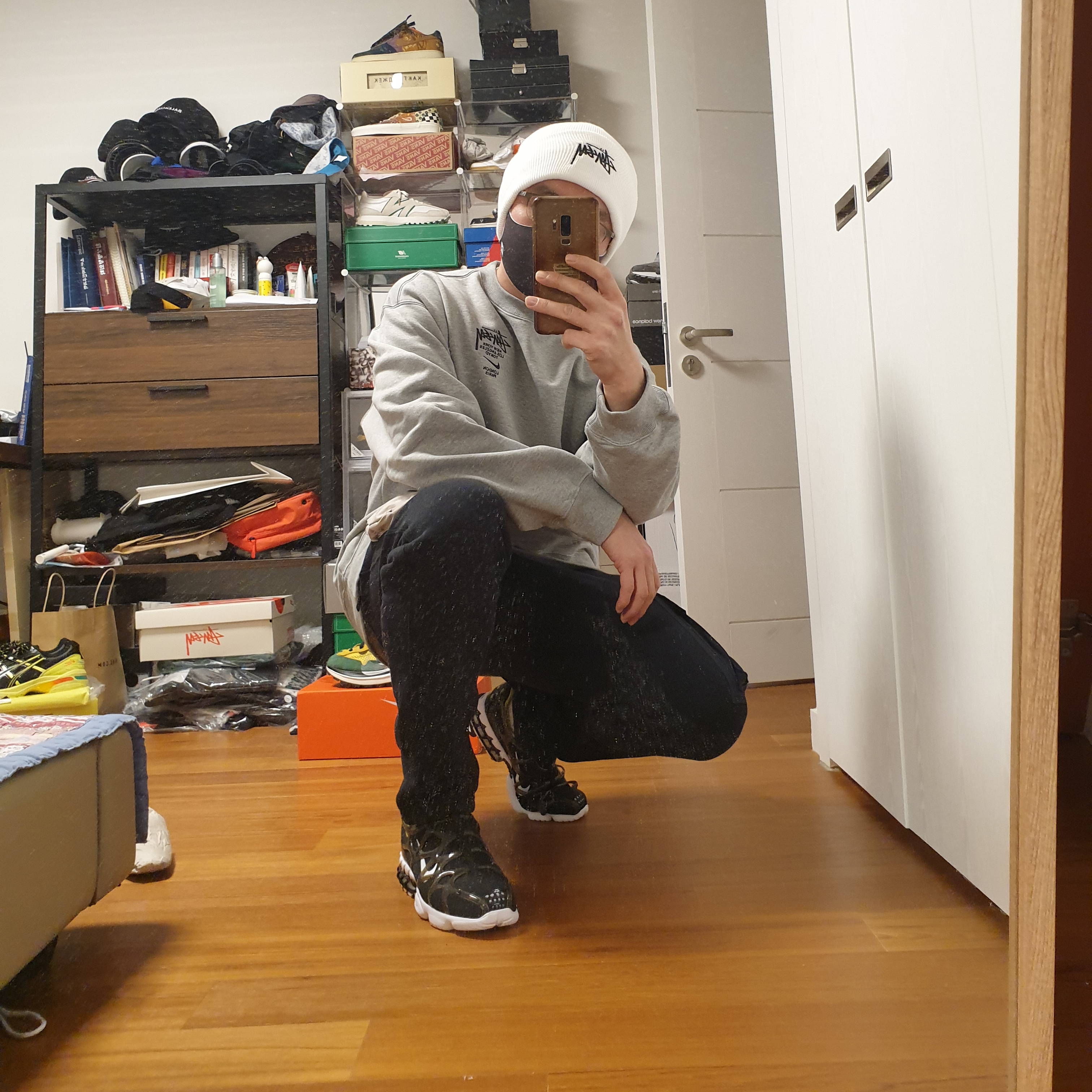 Nike x Stussy Cuff Beanie White, Nike x Stussy Air Zoom Spiridon Kukini Black 착용 스타일