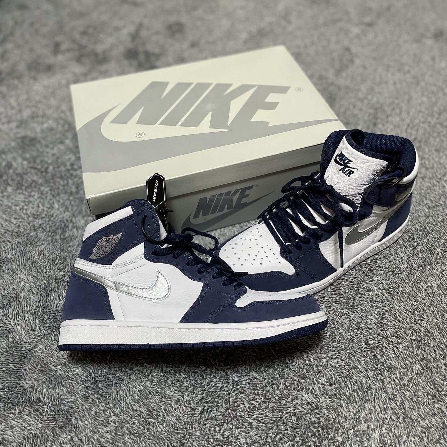 Jordan 1 Retro High OG CO.JP Midnight Navy 착용 스타일 - 5
