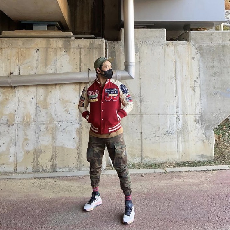 Adidas x Alexander Wang Run Mid Black 착용 스타일 - 1