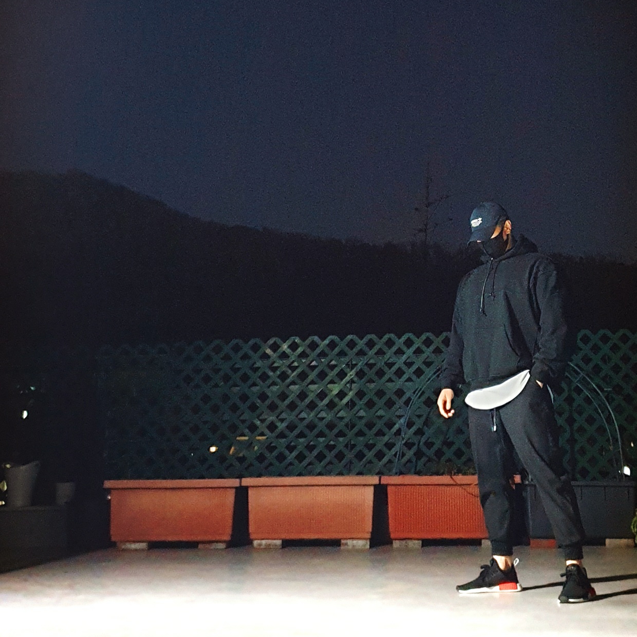 Adidas NMD XR1 OG Black 착용 스타일 - 1