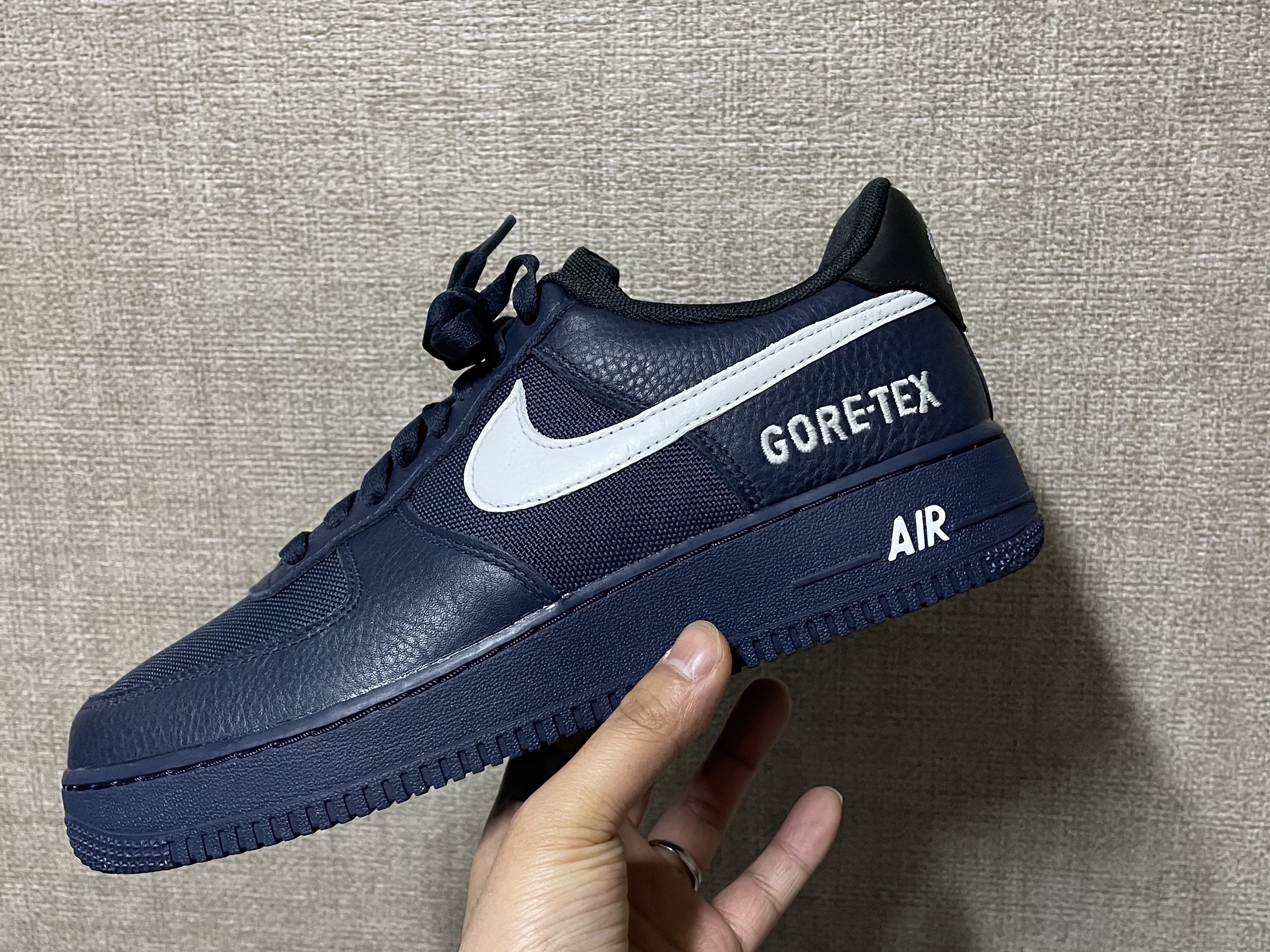 Nike Air Force 1 Low Gore-Tex Obsidian 착용 스타일