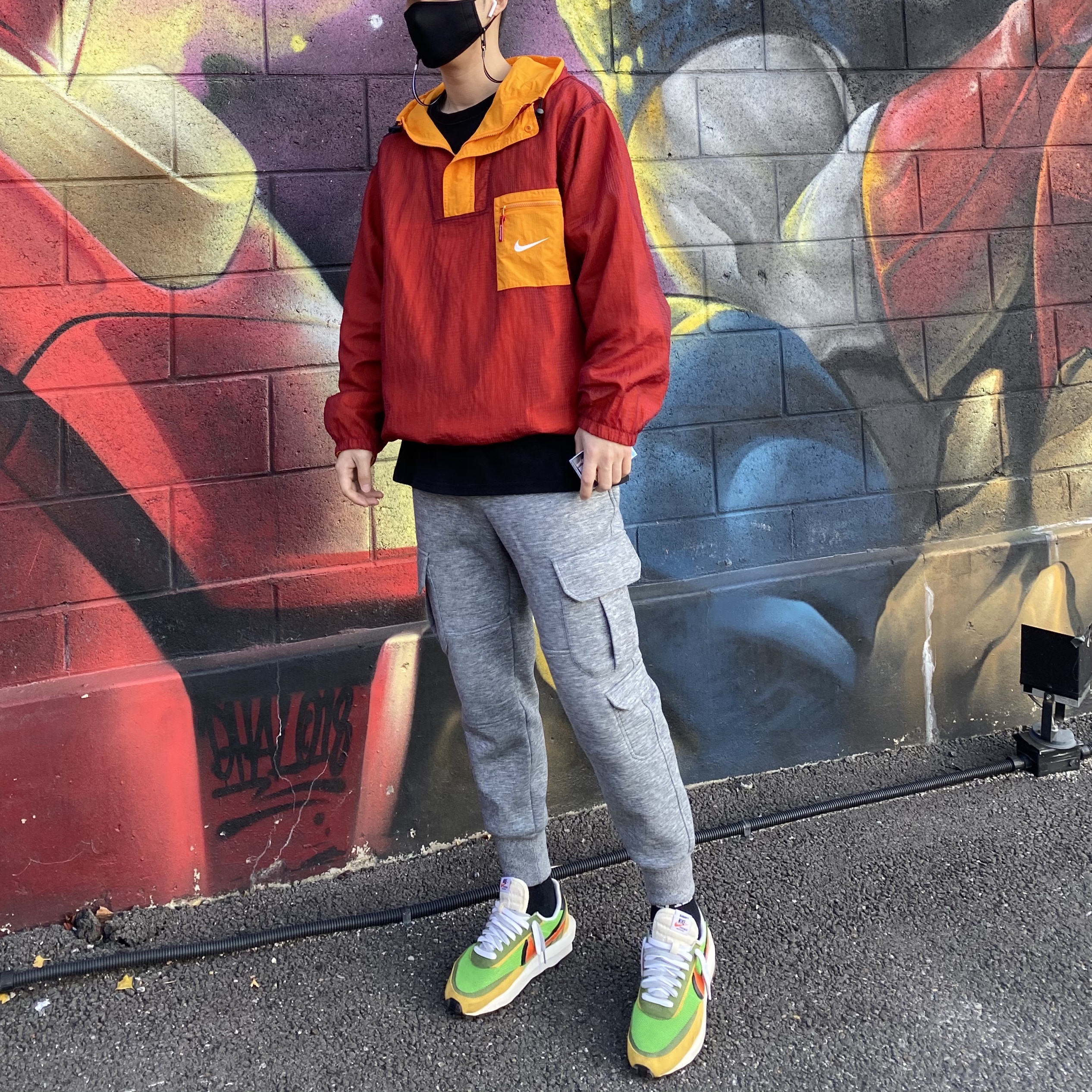 Nike x Sacai LDWaffle Green Multi, Supreme x Nike Jewel Reversible Ripstop Anorak Orange - 20FW 착용 스타일
