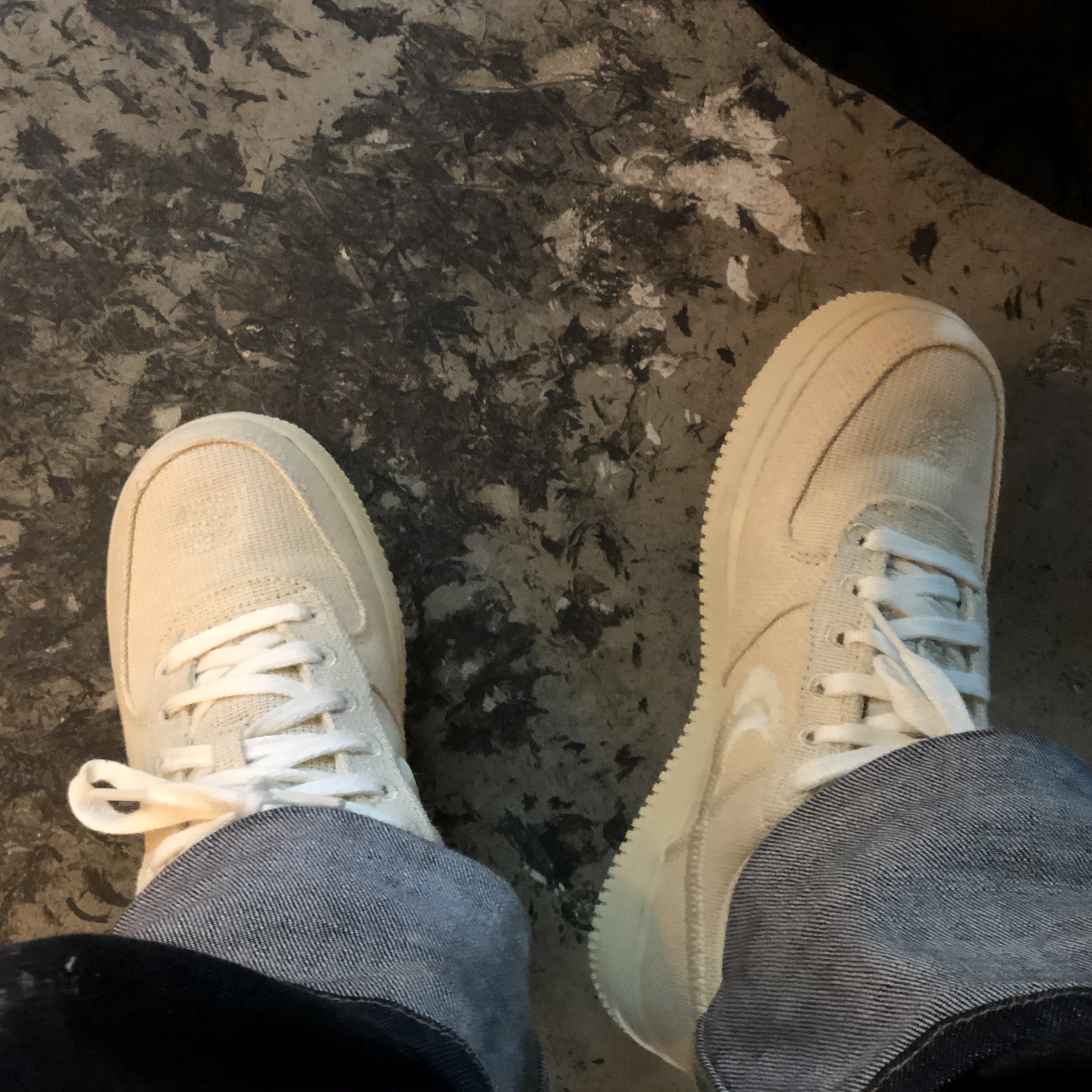Nike x Stussy Air Force 1 Low Fossil 착용 스타일