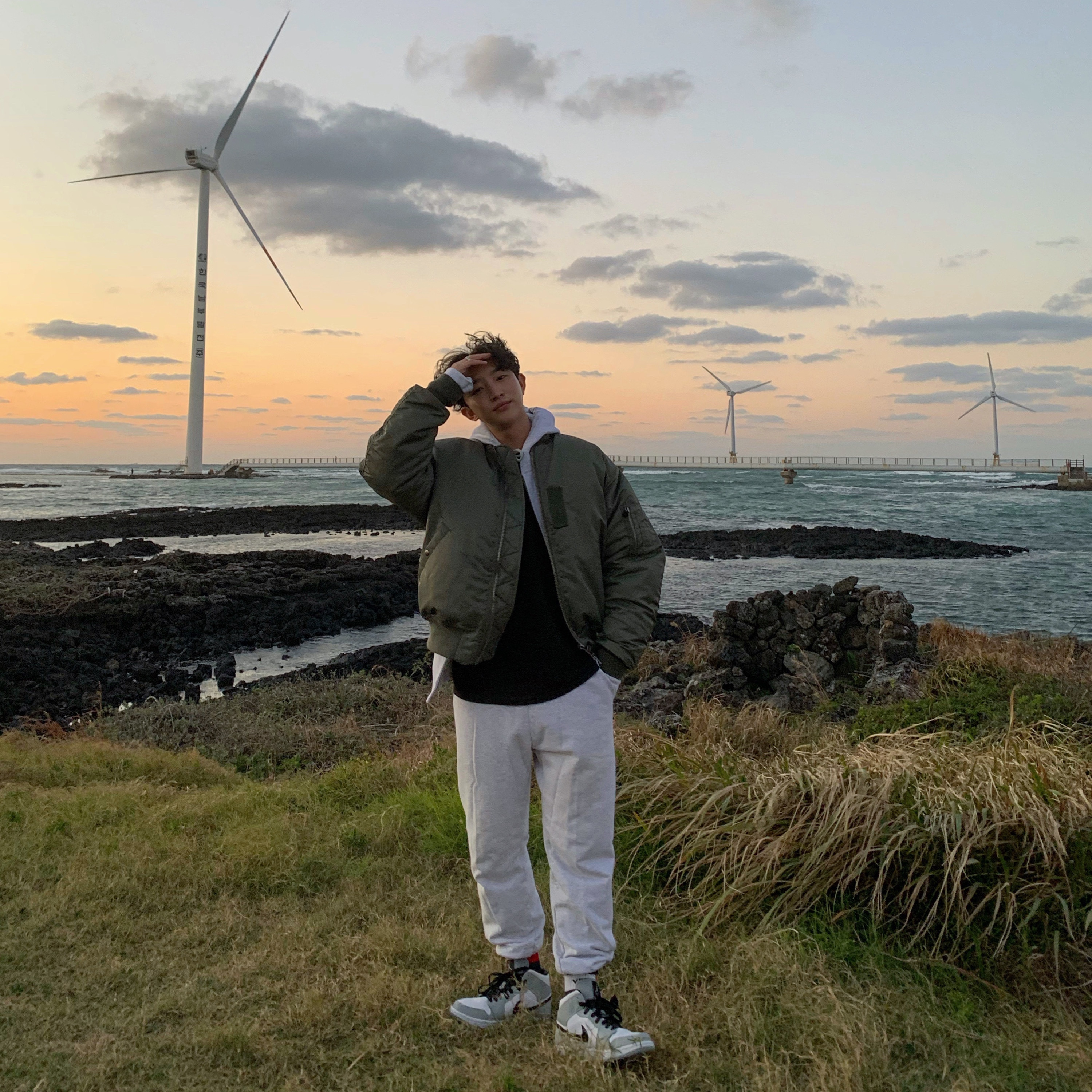 Jordan 1 Mid Light Smoke Grey 착용 스타일 - 1