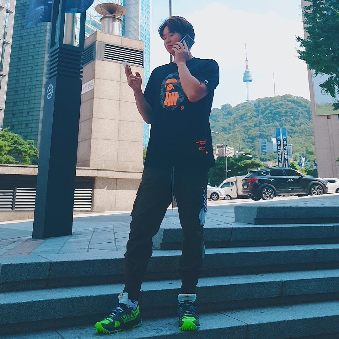 (W) Nike x Off-White Zoom Terra Kiger 5 Electric Green 착용 스타일