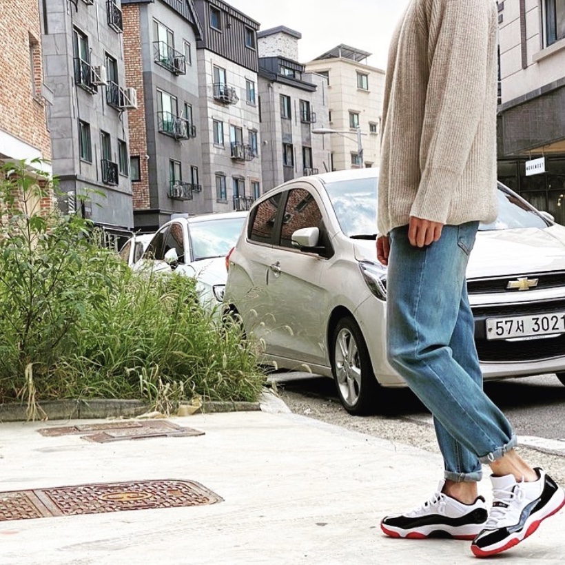 Jordan 11 Retro Low Concord Bred 착용 스타일 - 1