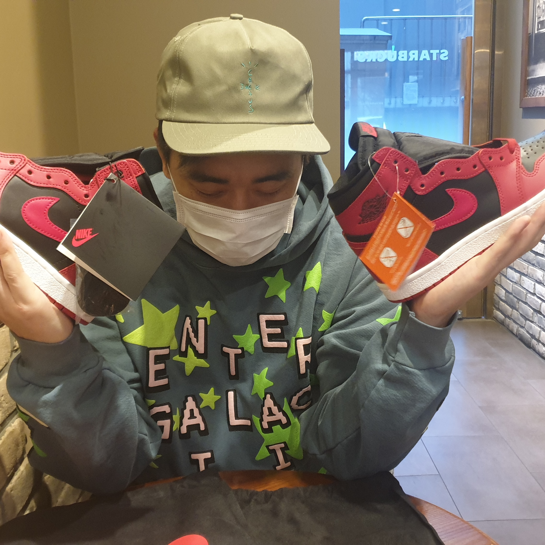 Jordan 1 High 85 Varsity Red 착용 스타일