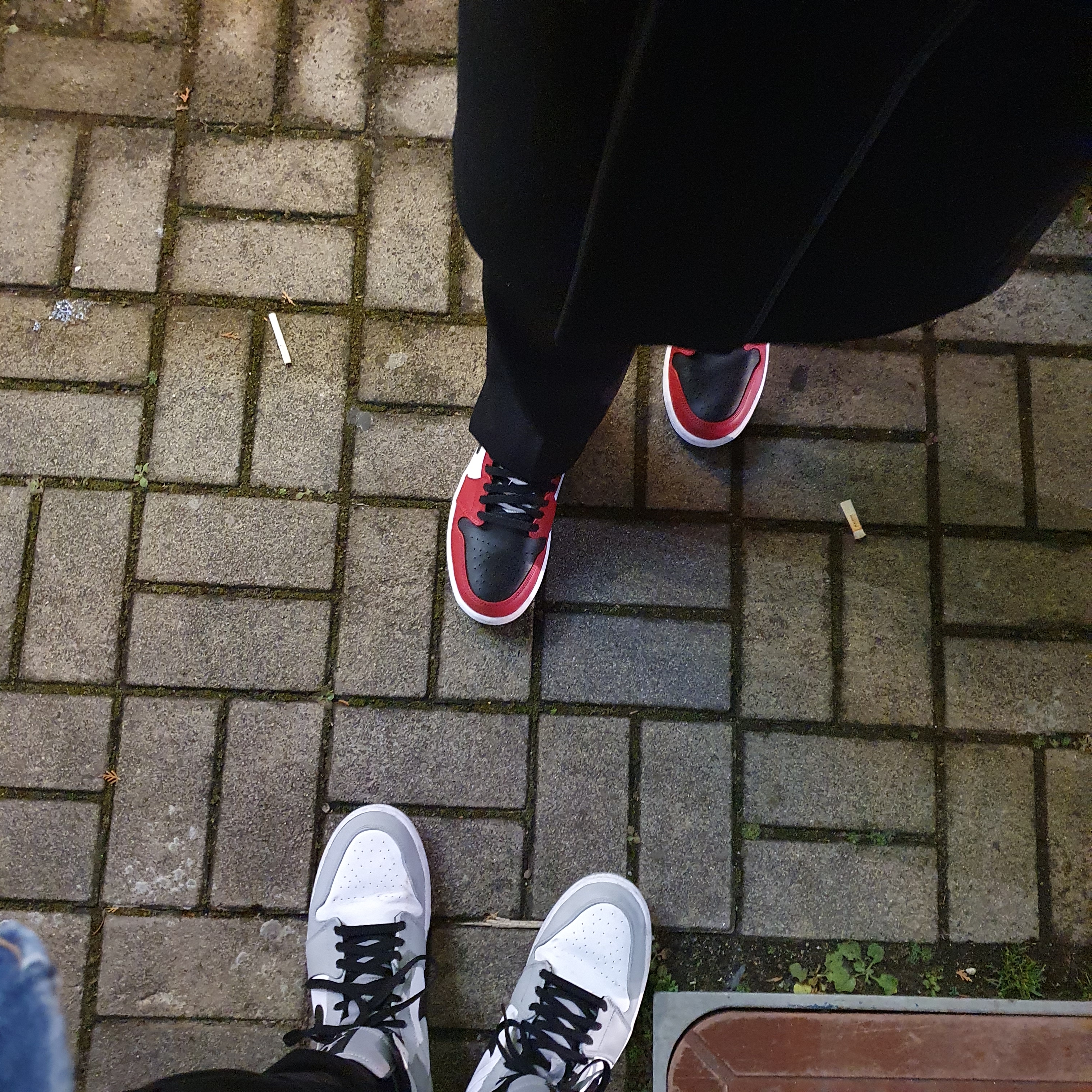 Jordan 1 Mid Light Smoke Grey, Jordan 1 Mid Chicago Black Toe 착용 스타일