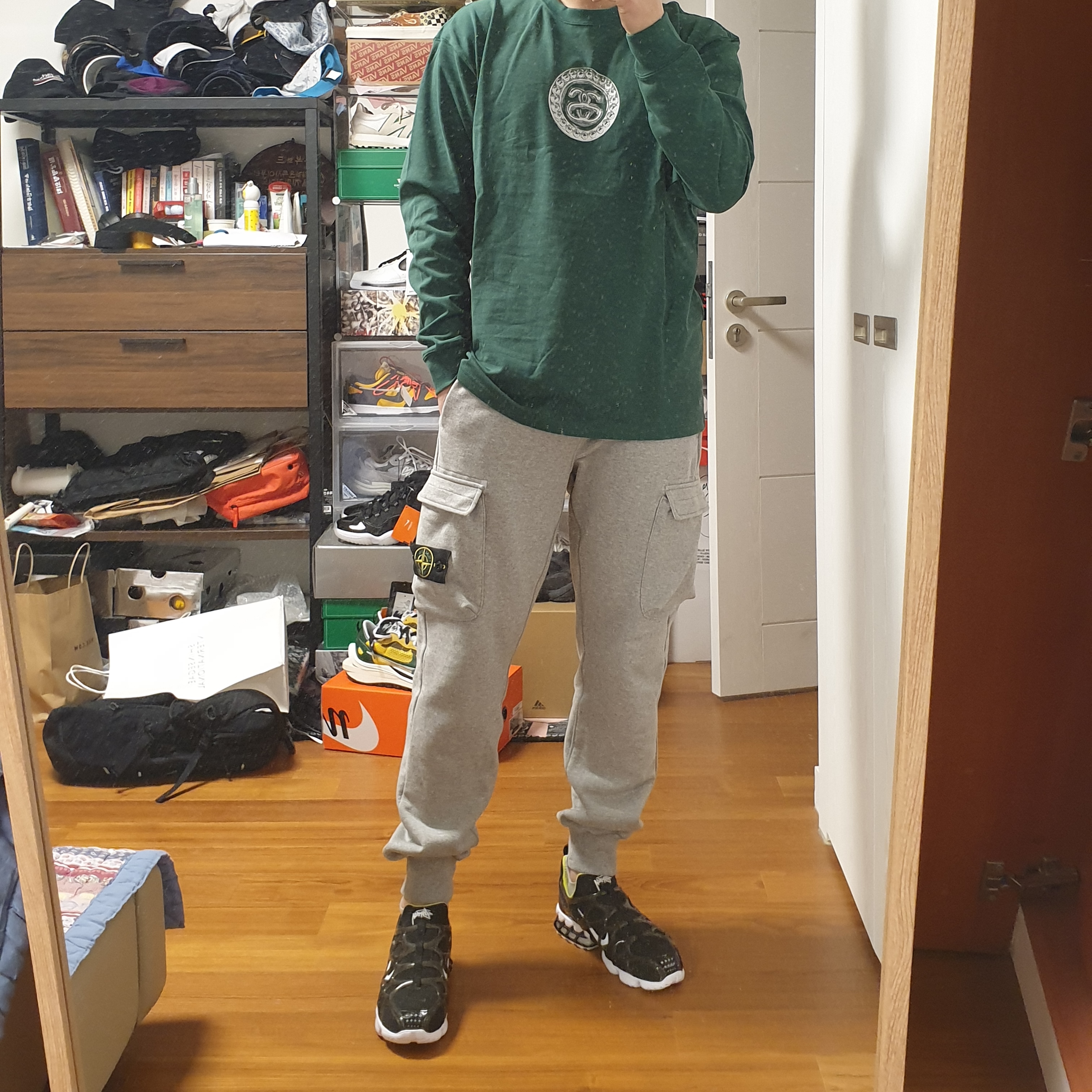 Nike x Stussy Big Swoosh LS T-Shirt Green - Asia, Nike x Stussy Cuff Beanie White 착용 스타일 - 2