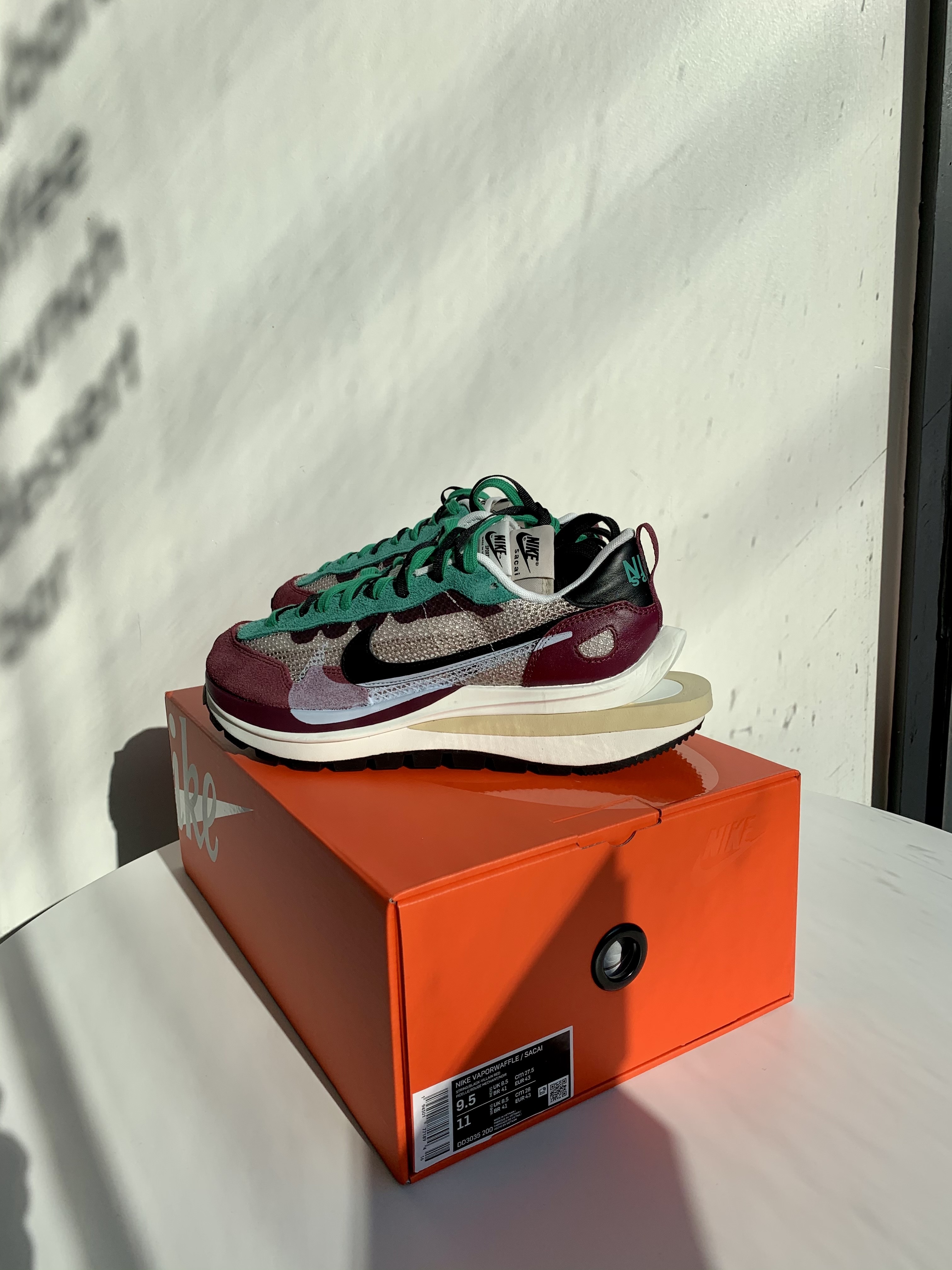 Nike x Sacai VaporWaffle String & Black Villain Red 착용 스타일 - 4