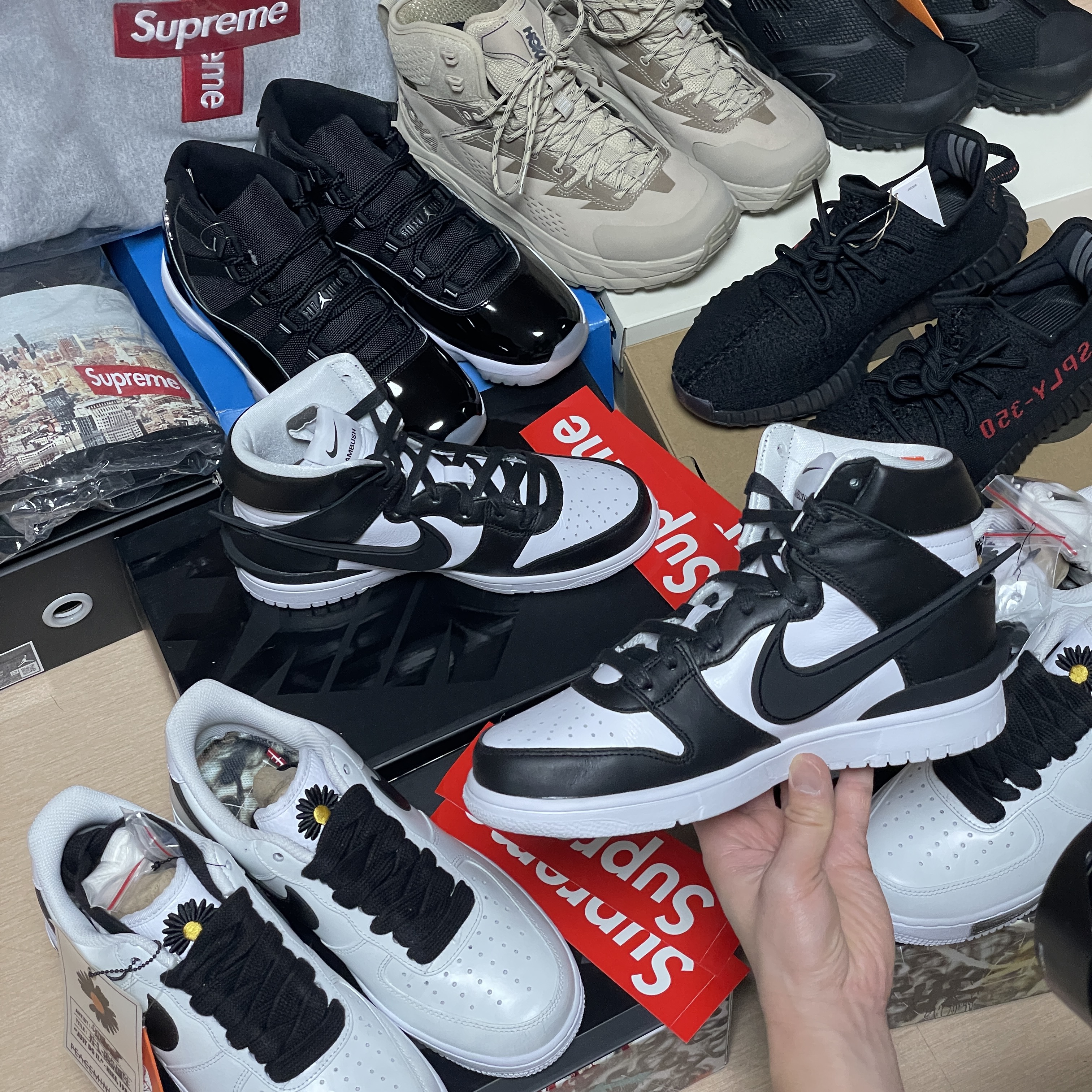 Nike x Ambush Dunk High Black, Nike x Peaceminusone Air Force 1 Low Para-Noise 2.0 착용 스타일 - 1