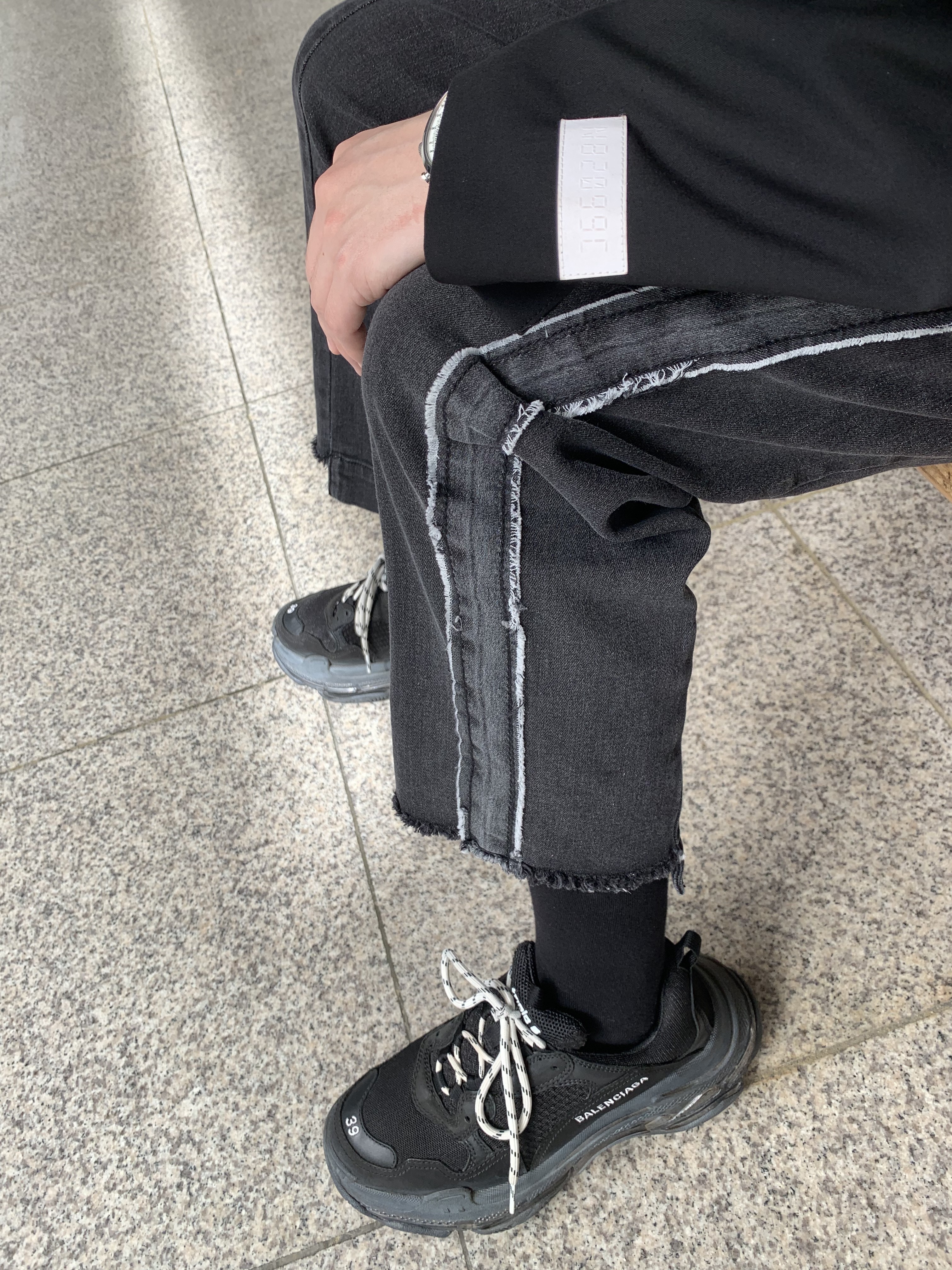 Balenciaga Triple S Black Clear Sole 2019 착용 스타일