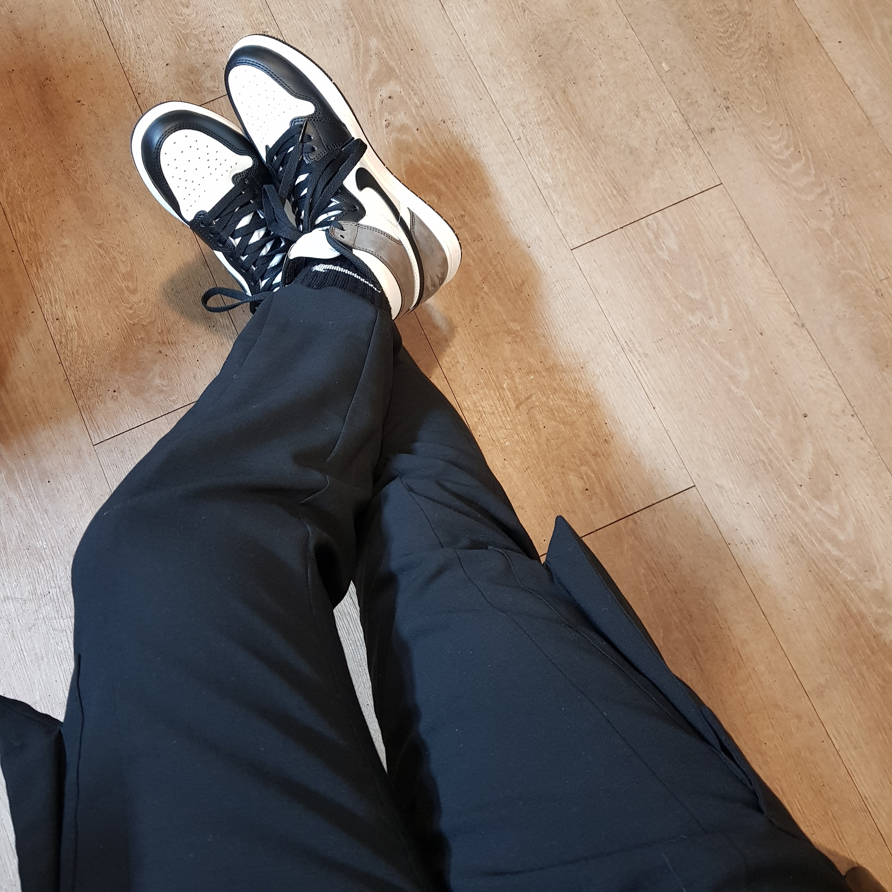 Jordan 1 Retro High OG Black Mocha 착용 스타일