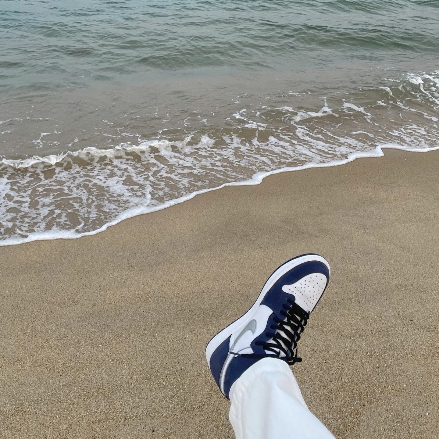 Jordan 1 Retro High OG CO.JP Midnight Navy 착용 스타일 - 4