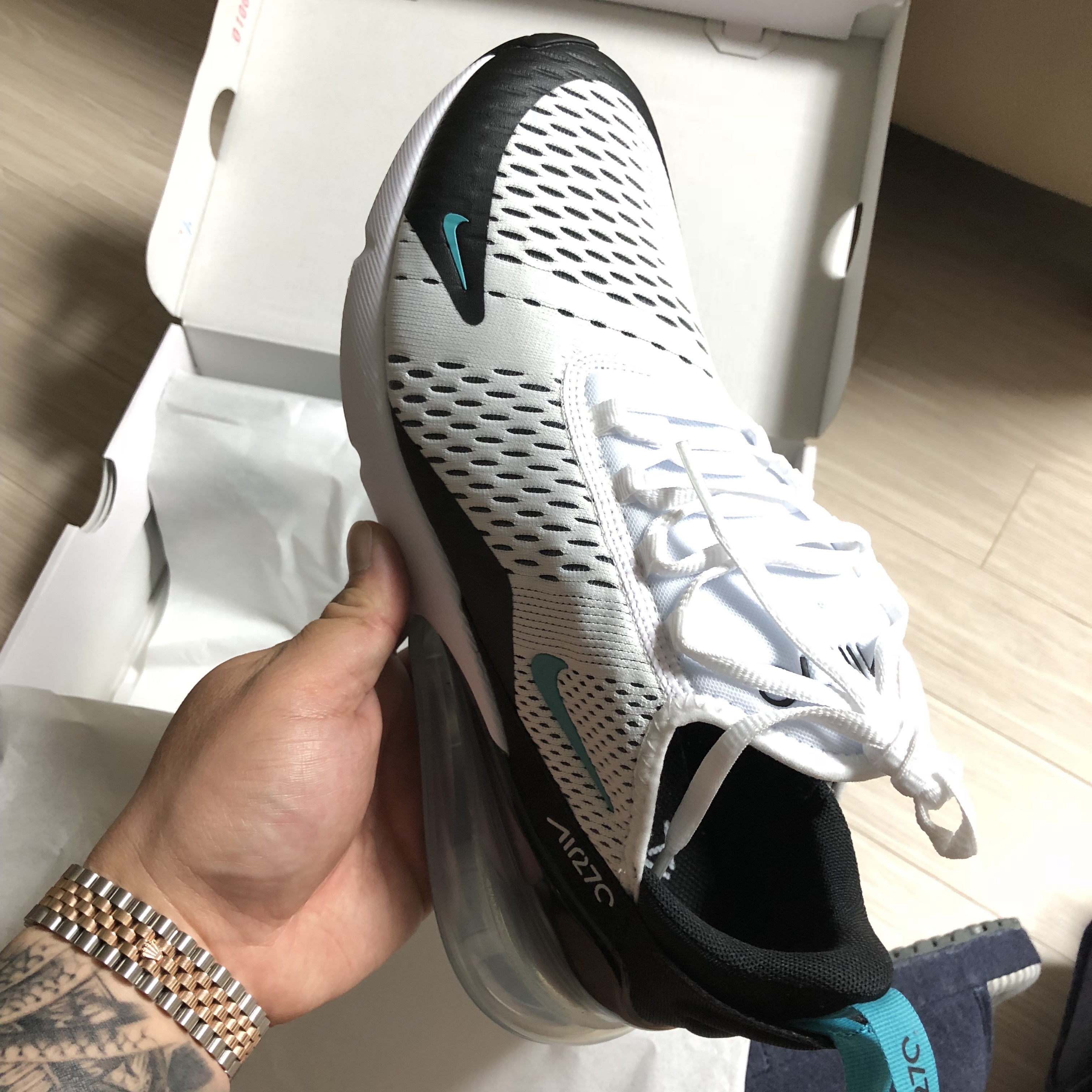 Nike Air Max 270 Dusty Cactus 착용 스타일 - 1