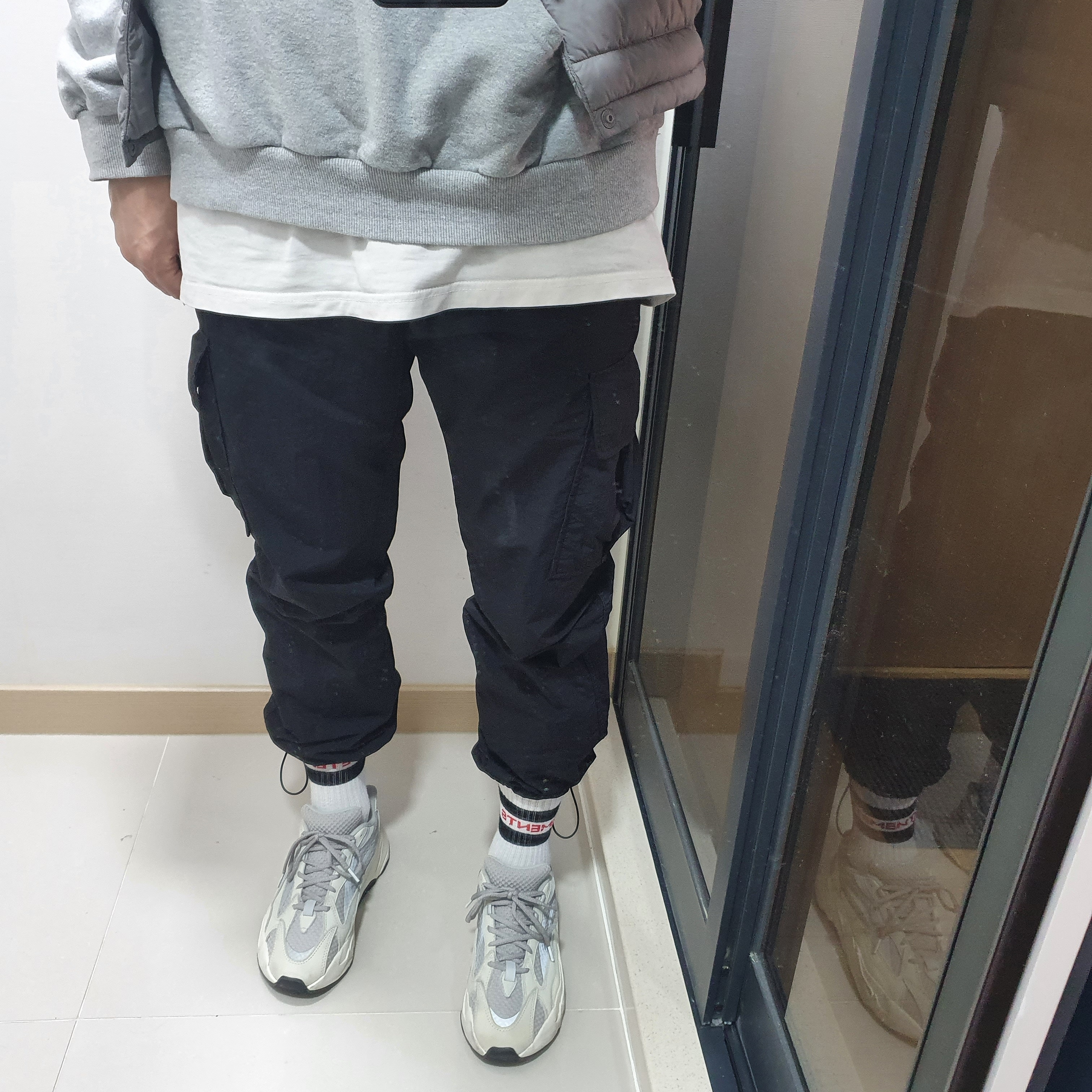 Adidas Yeezy Boost 700 V2 Static 2018 착용 스타일